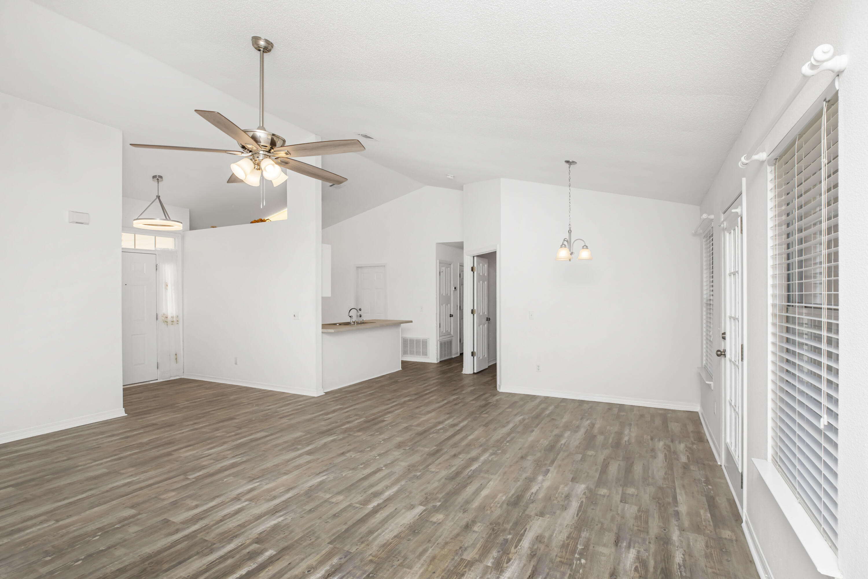 CHEROKEE BEND S/D - Residential