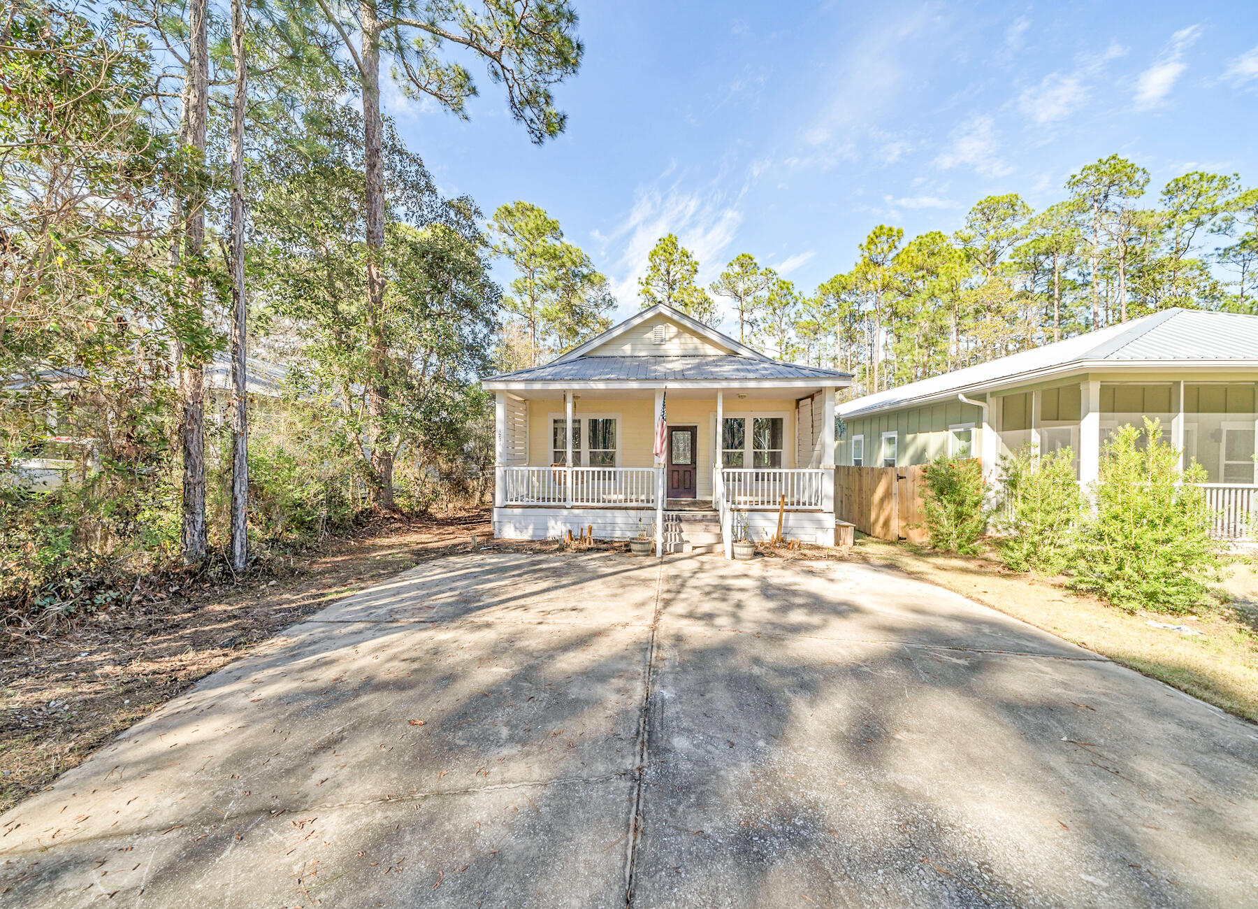 MAGNOLIA BEACH - Residential