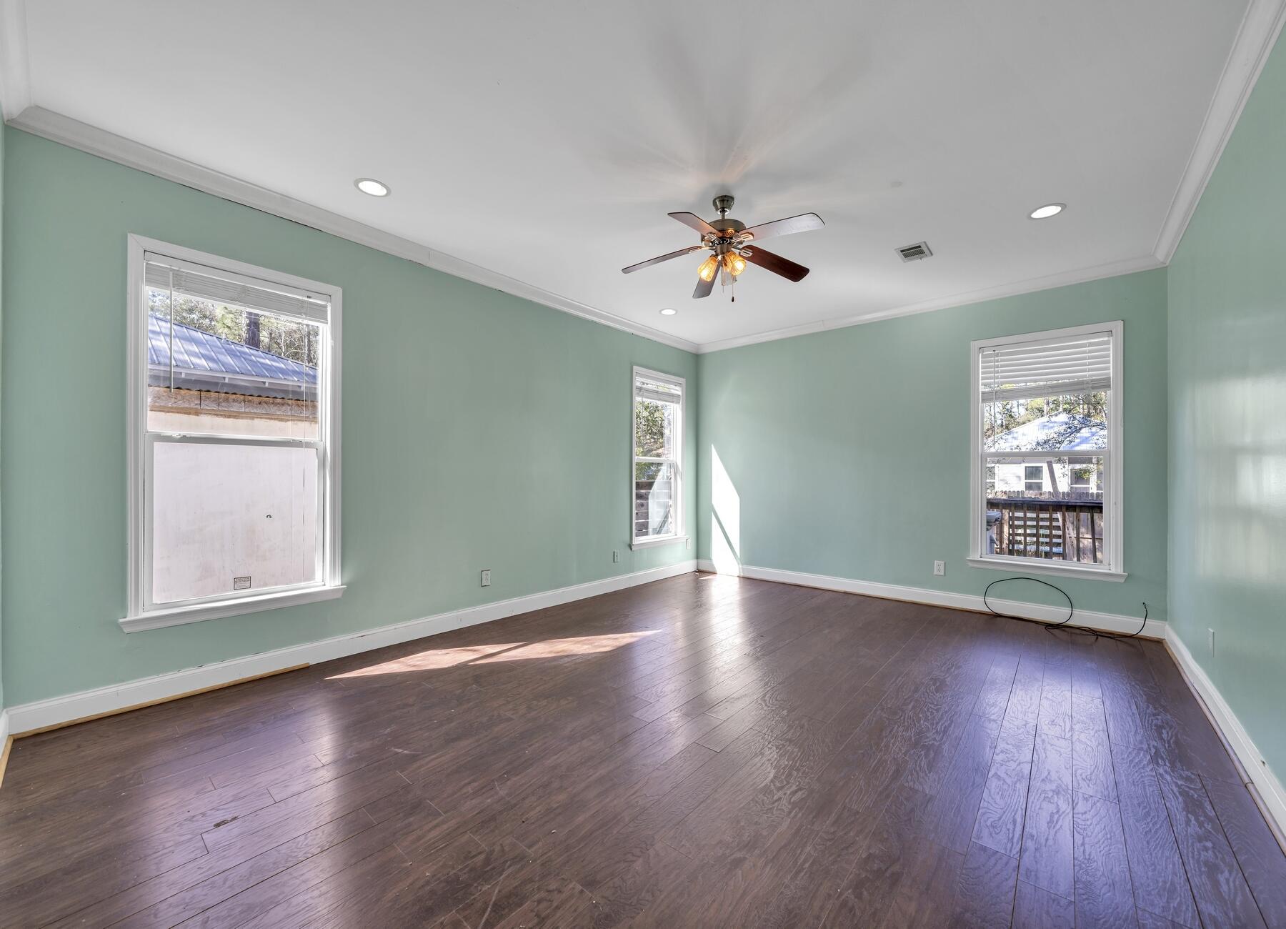 MAGNOLIA BEACH - Residential