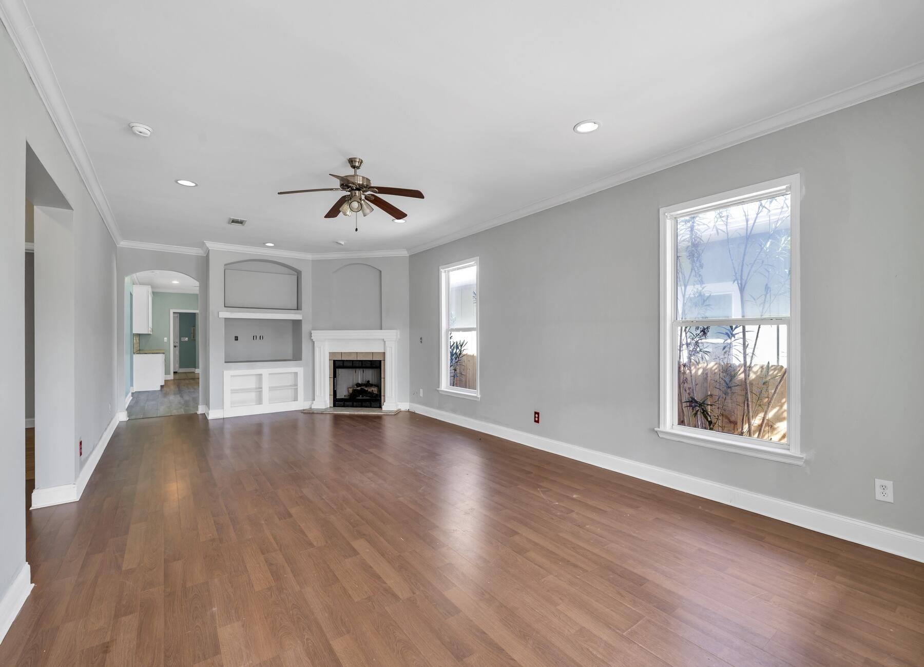 MAGNOLIA BEACH - Residential
