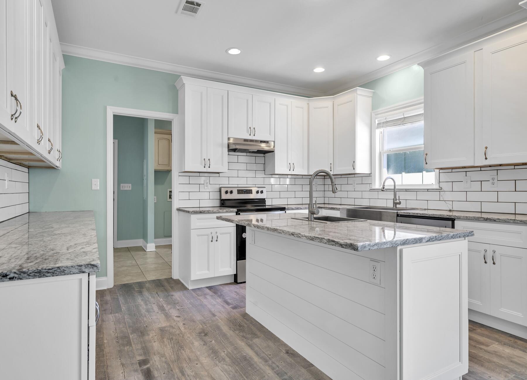 MAGNOLIA BEACH - Residential