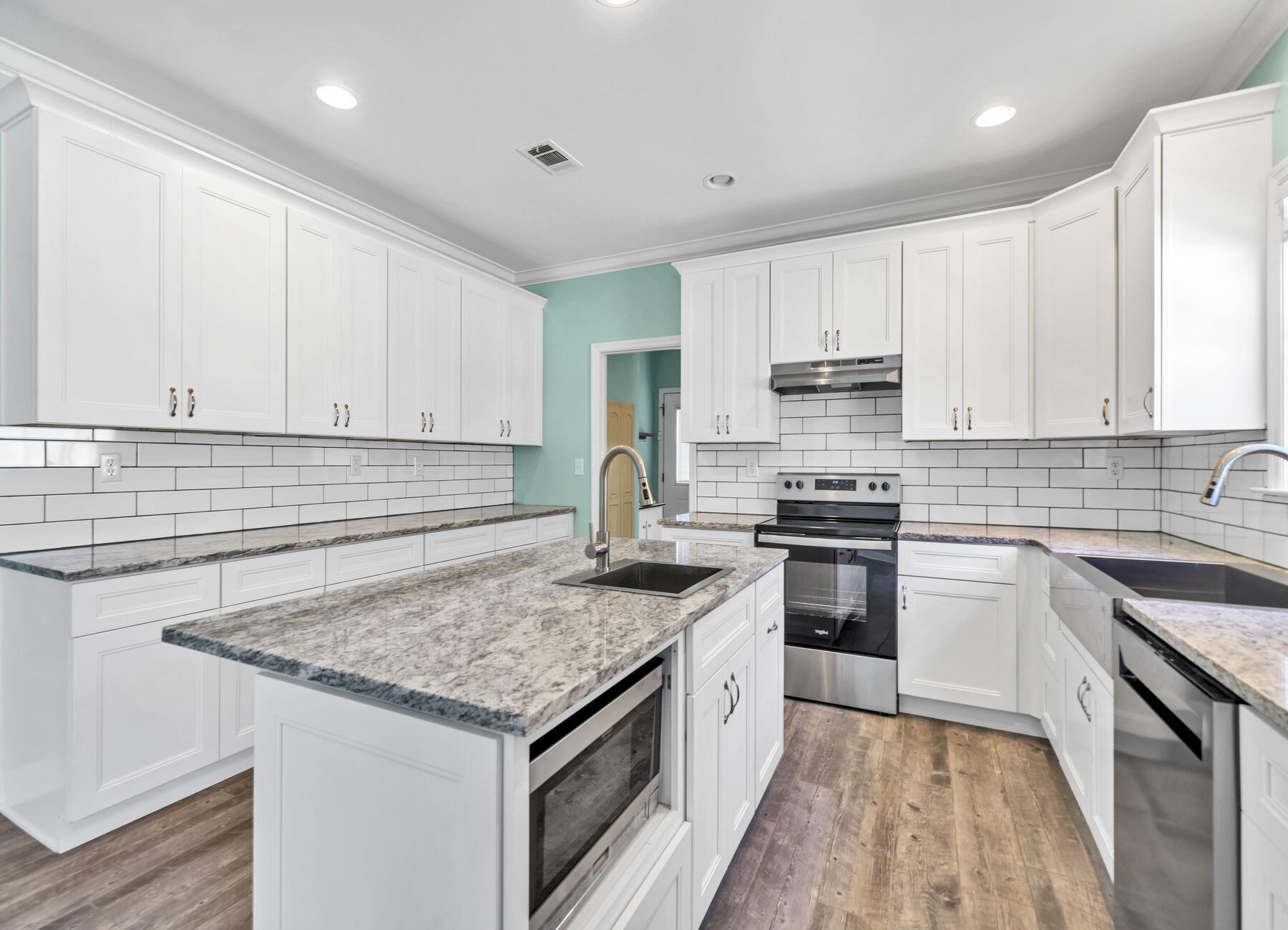 MAGNOLIA BEACH - Residential