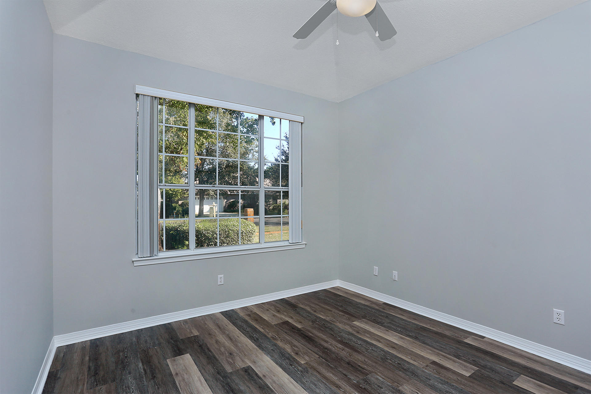 EMERALD BREEZE ESTATES - Residential