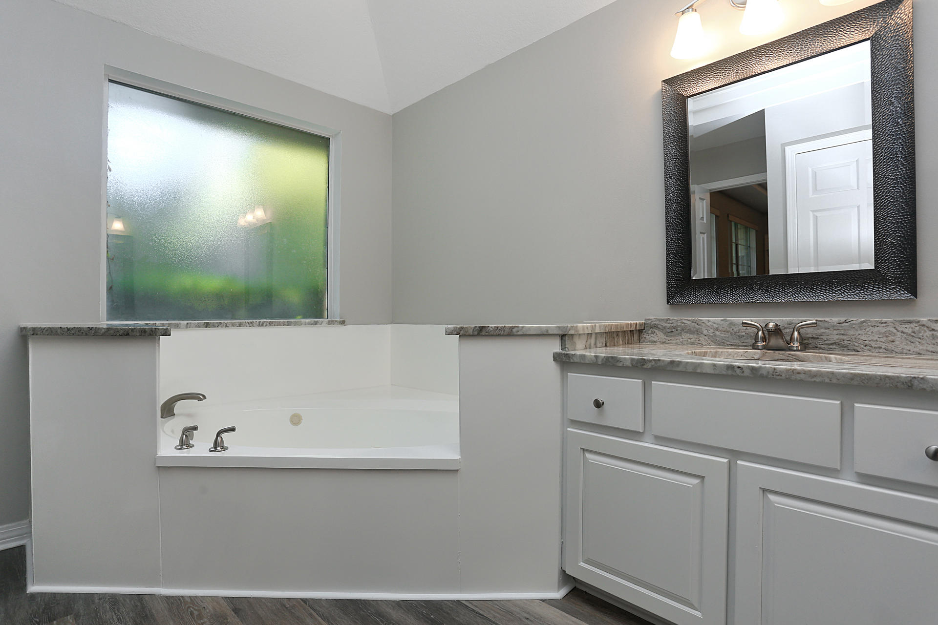 EMERALD BREEZE ESTATES - Residential