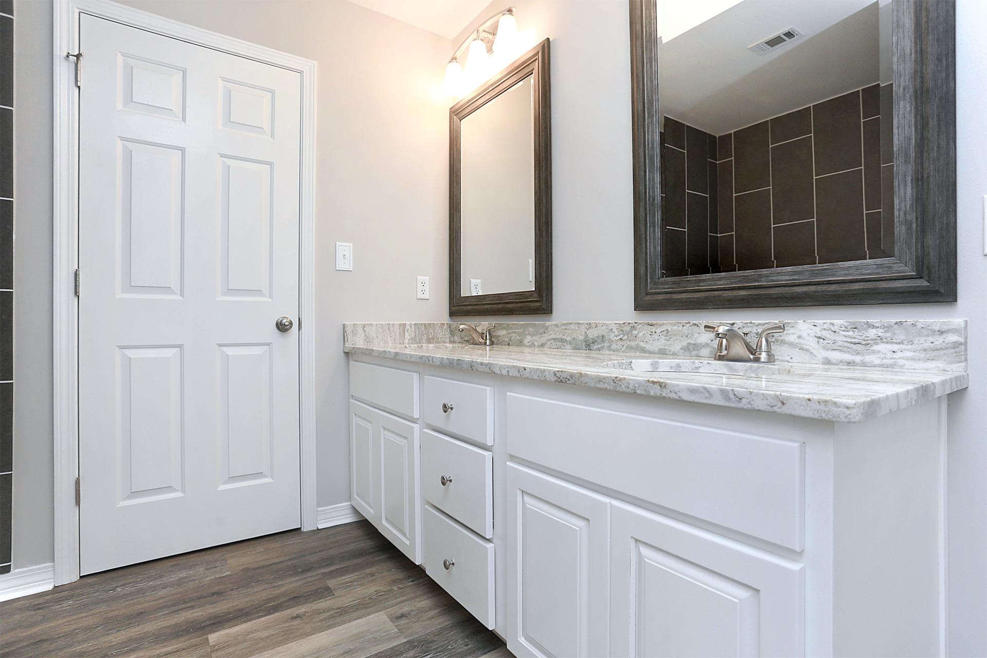 EMERALD BREEZE ESTATES - Residential
