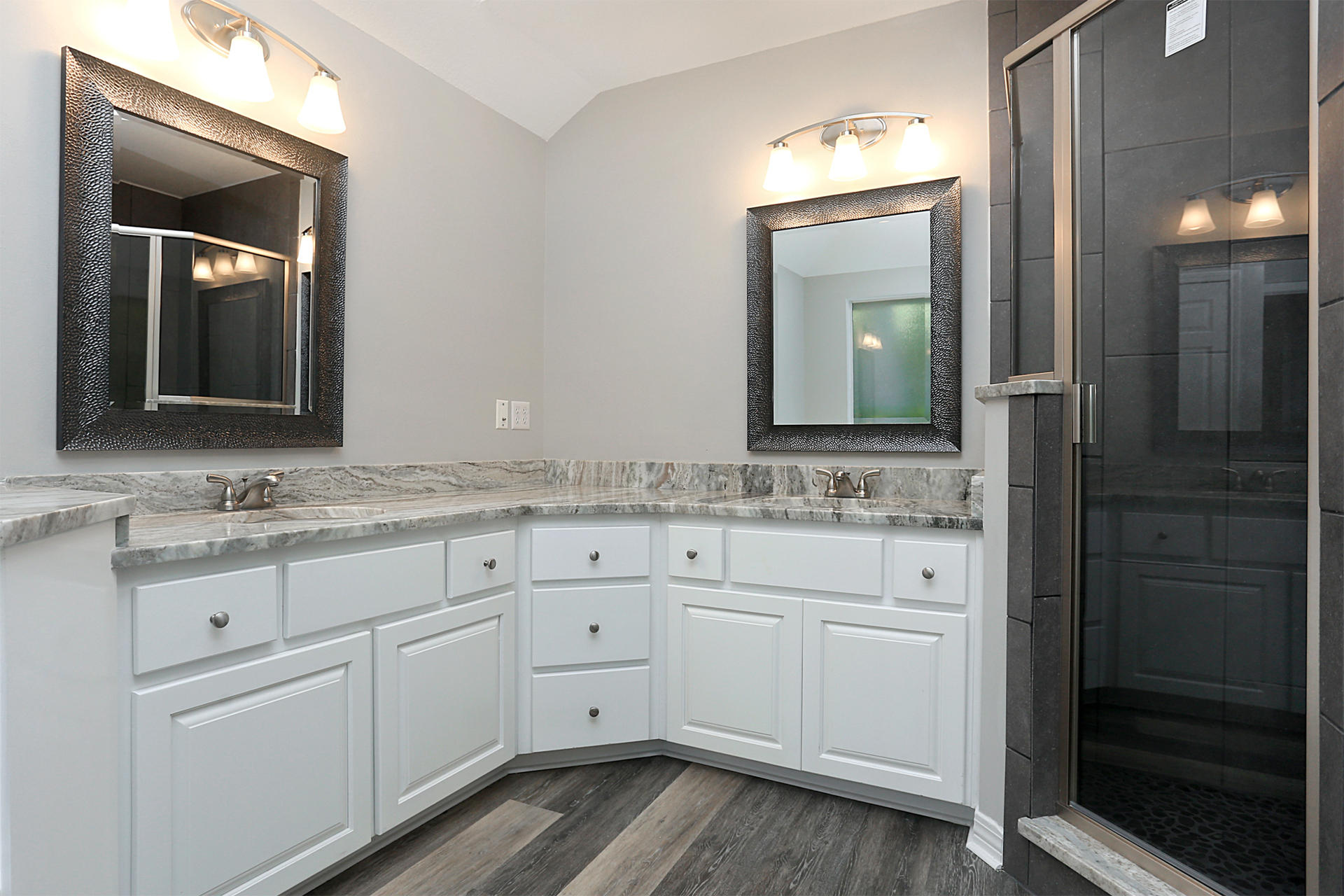 EMERALD BREEZE ESTATES - Residential