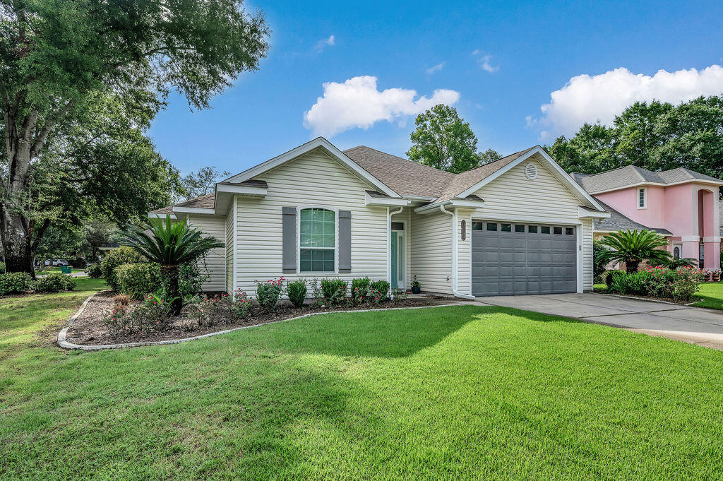 HIDDEN LAKES - Residential