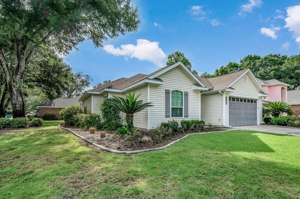 HIDDEN LAKES - Residential