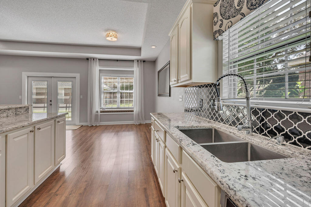 HIDDEN LAKES - Residential