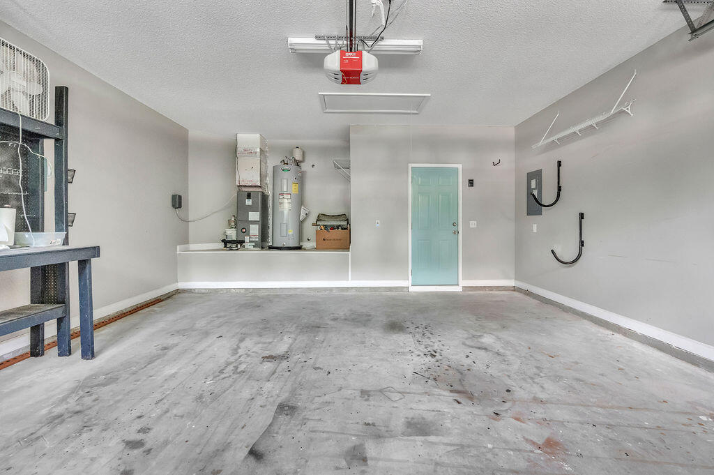 HIDDEN LAKES - Residential