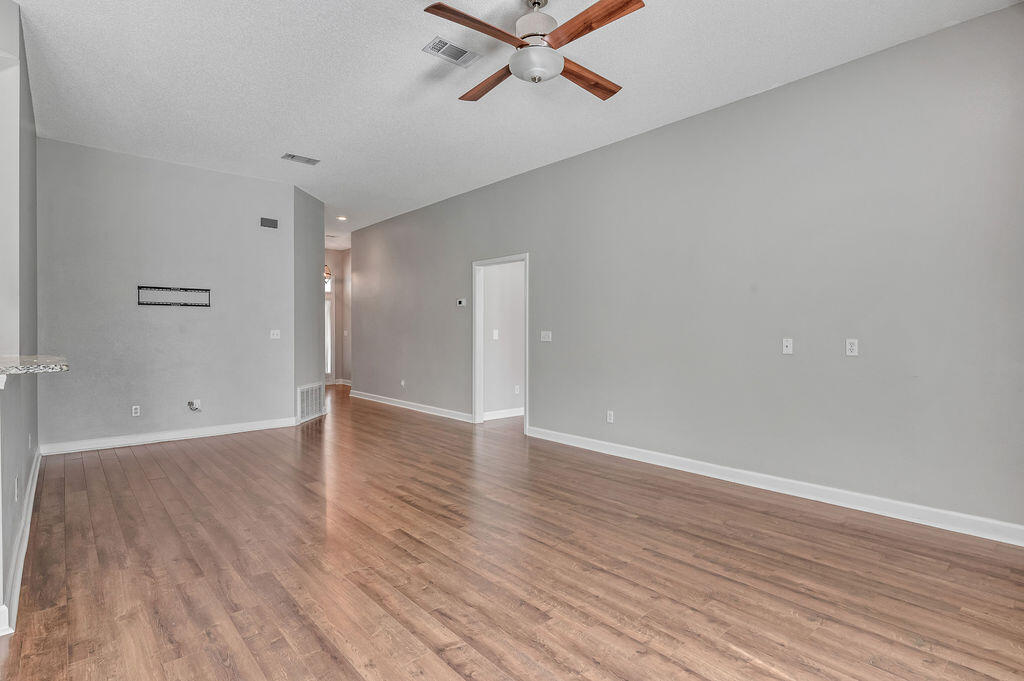 HIDDEN LAKES - Residential