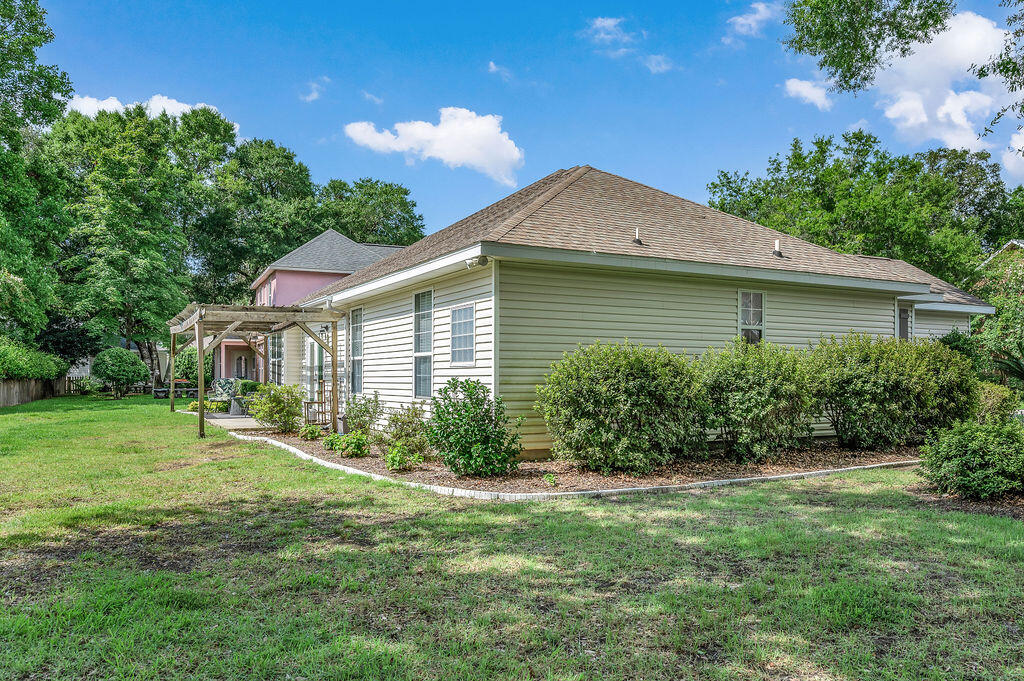 HIDDEN LAKES - Residential