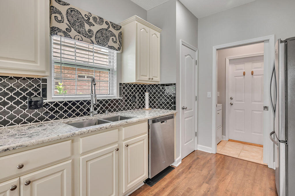 HIDDEN LAKES - Residential