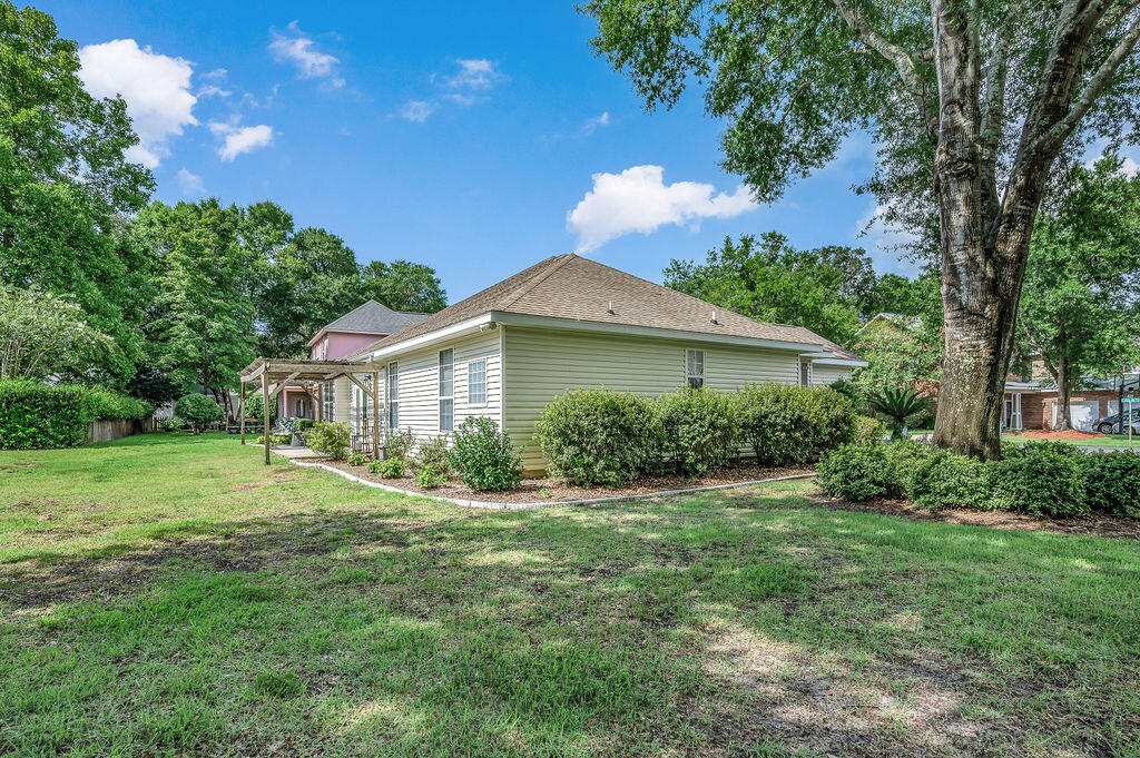 HIDDEN LAKES - Residential