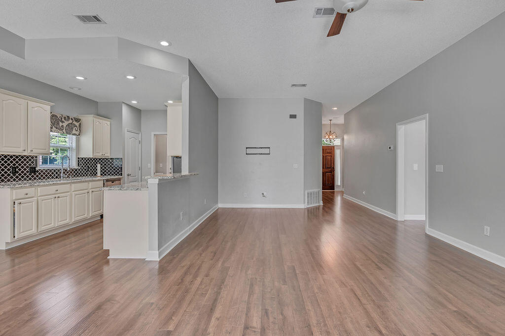 HIDDEN LAKES - Residential