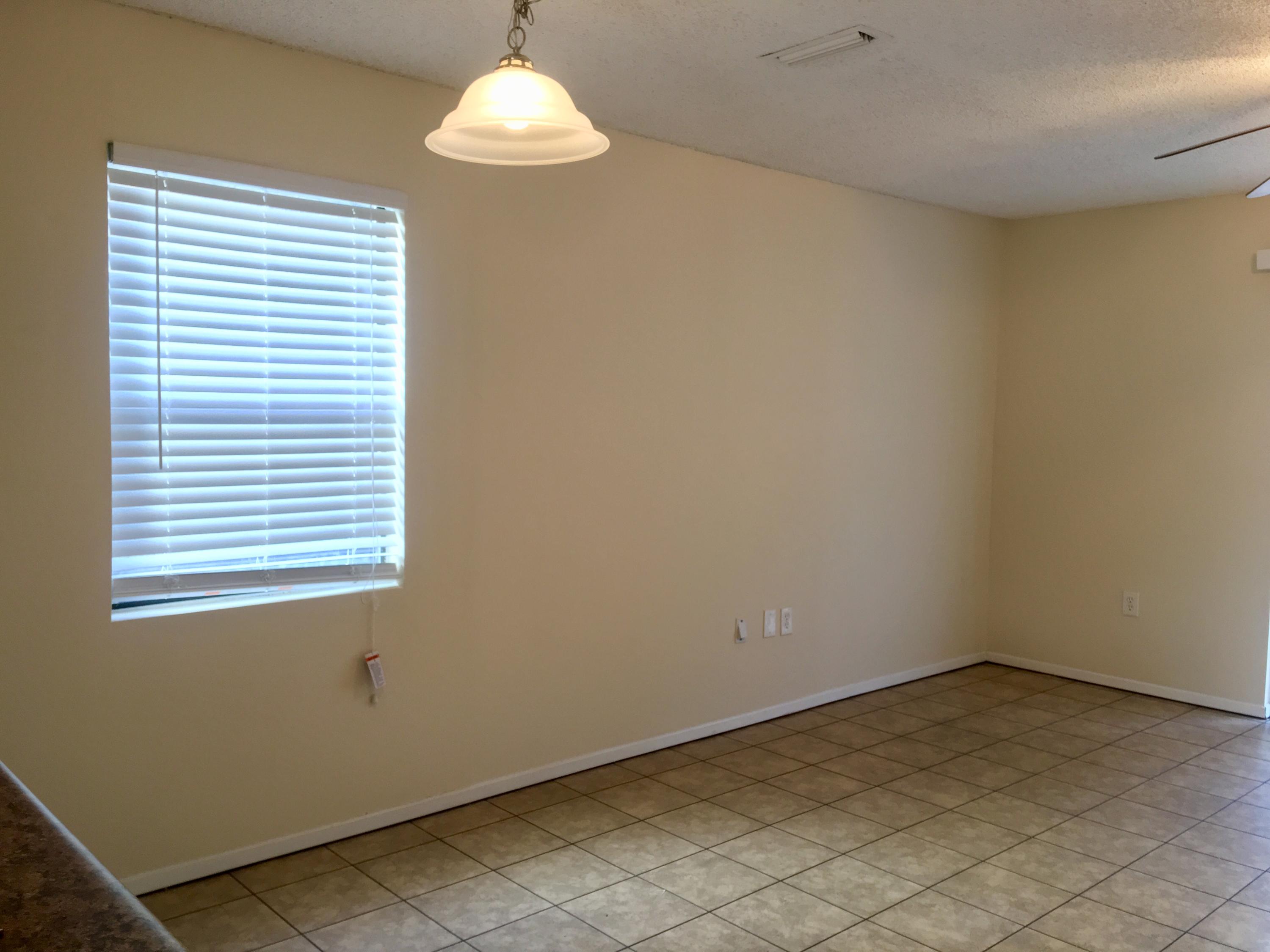 MONTAGE MANOR RE/PLAT LOT 6 - Residential