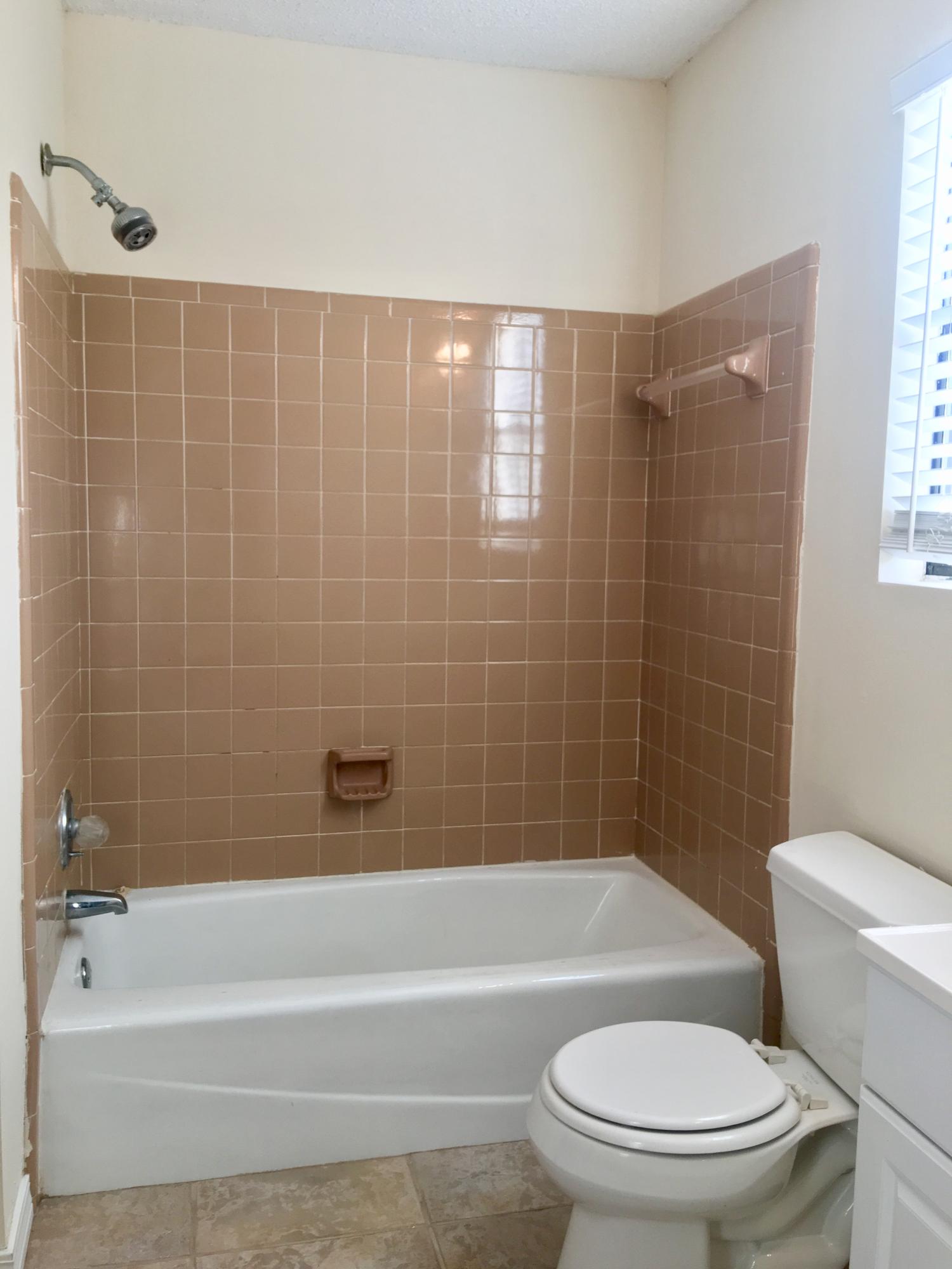 MONTAGE MANOR RE/PLAT LOT 6 - Residential