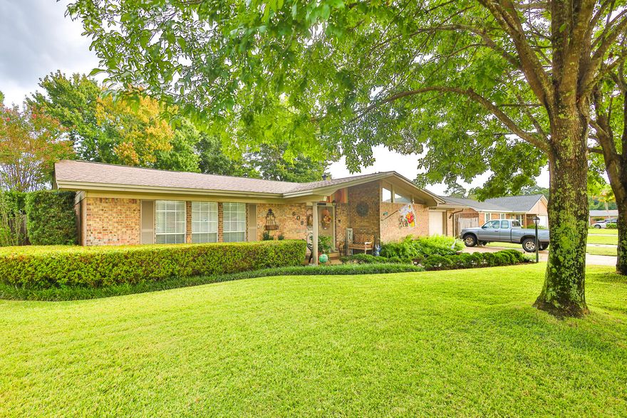 WELCOME HOME! This beautifully maintained home offers superior functionality with an open floor plan for everyday living or entertaining. The interior offers 3 beds and 2 full baths, tile flooring throughout the main living areas, two versatile living areas, an open kitchen complete with stainless steel appliances, plenty of closets/storage space, and plenty of natural lighting. Outside you'll find lush, well-kept landscaping with healthy grass, a shed, and a large two-car garage. This exceptional all-brick home has been meticulously maintained. While it's been well-loved, it is ready for you! 609 Audubon Drive is within close proximity to surrounding area shopping, dining, military bases, schools, and more! Just minutes from the world's most beautiful beaches.