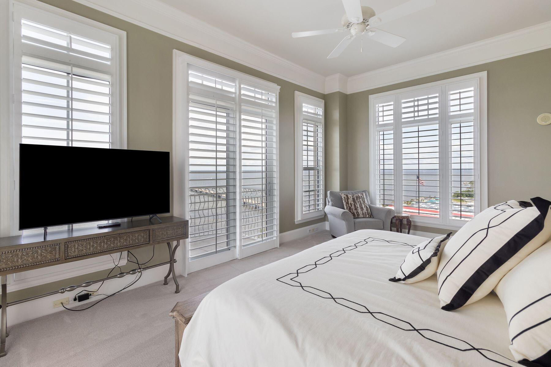 ONE WATER PLACE - Residential