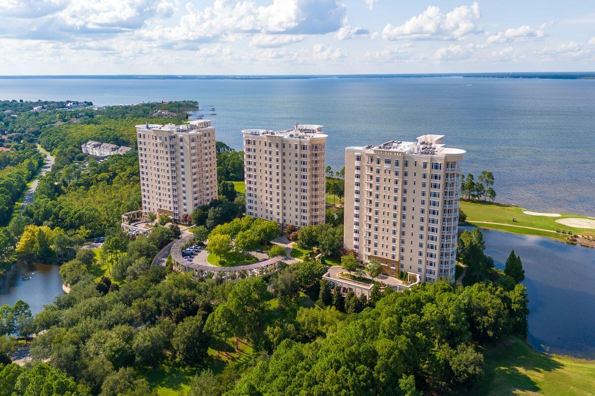 ONE WATER PLACE - Residential
