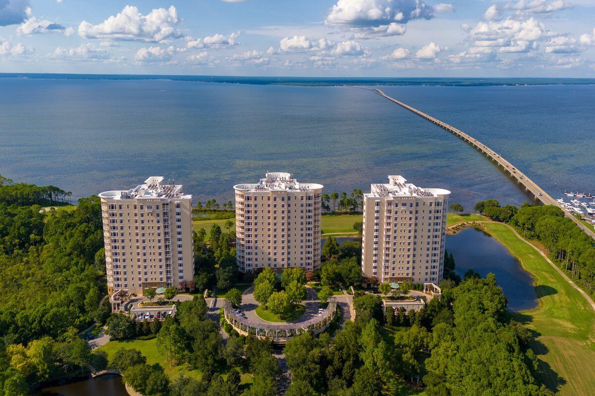 ONE WATER PLACE - Residential