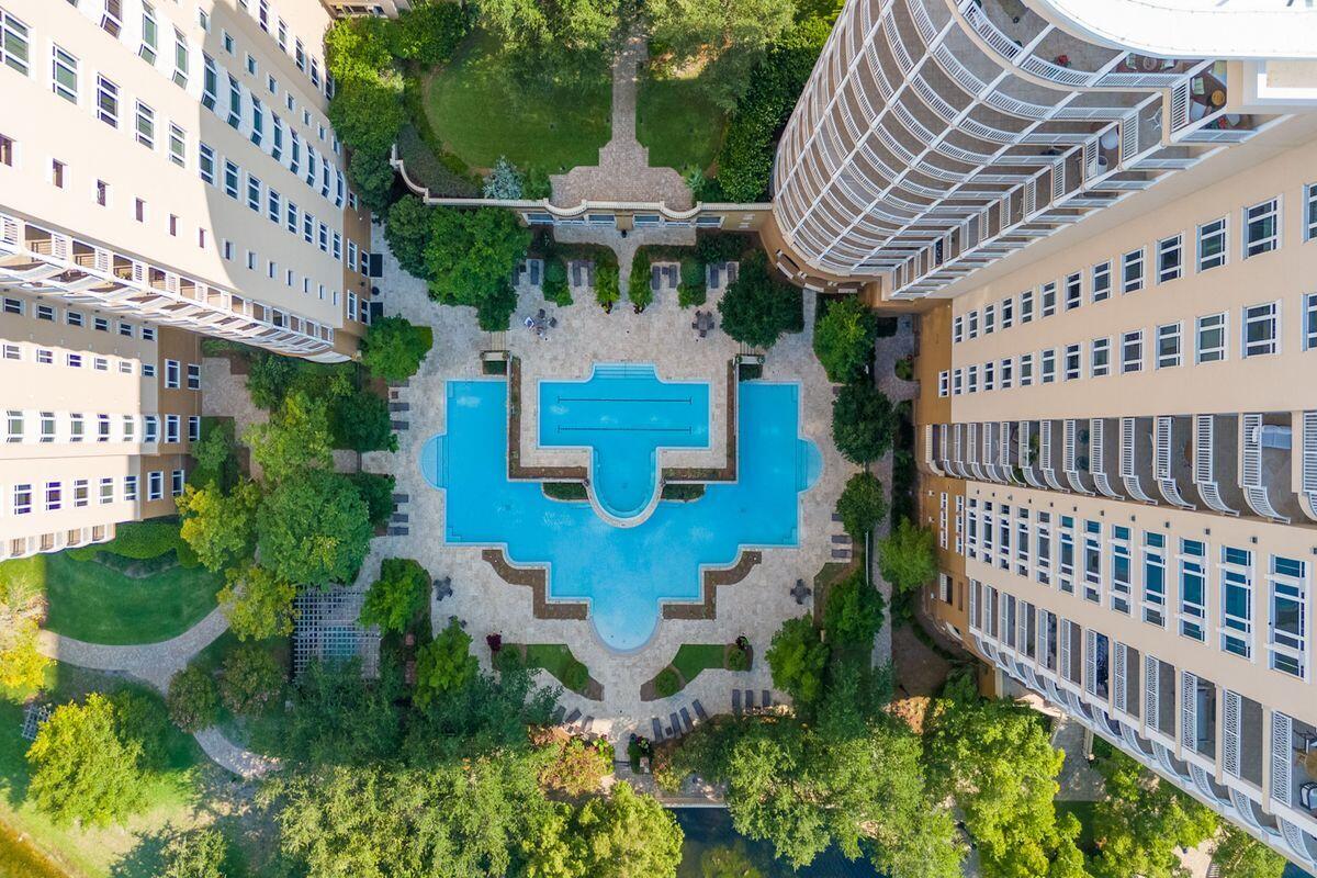 ONE WATER PLACE - Residential
