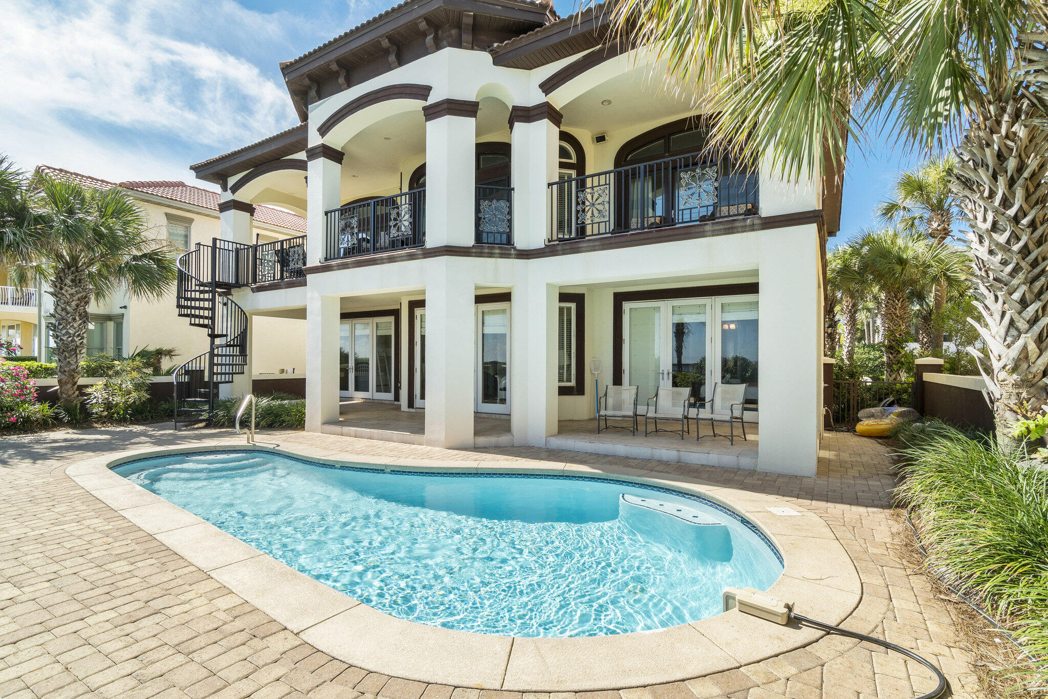AVALON BEACH ESTATES - Residential