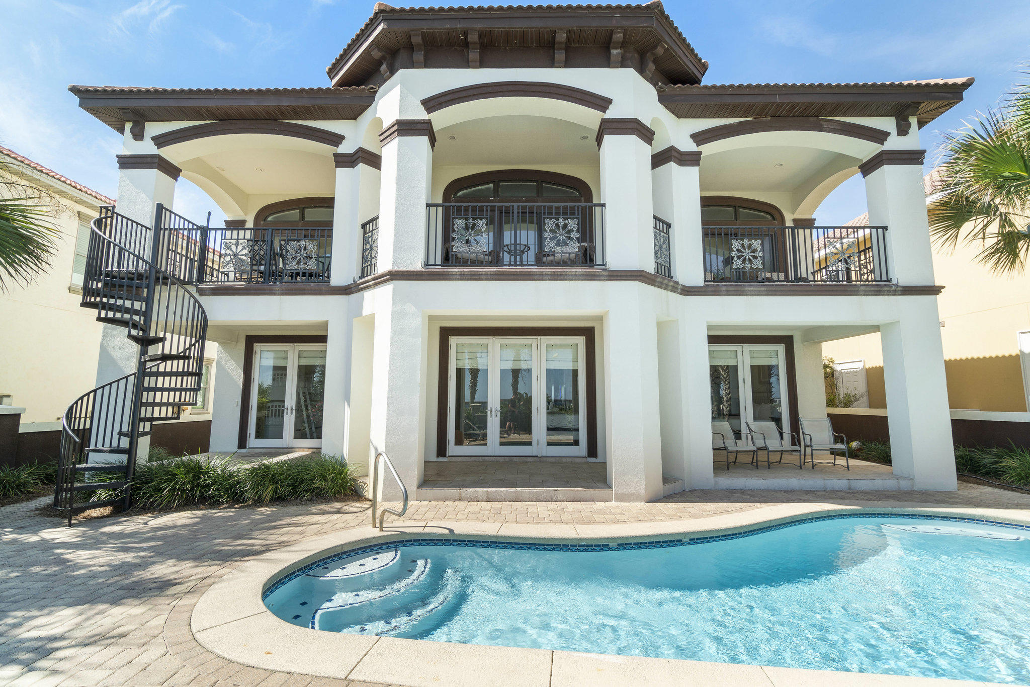AVALON BEACH ESTATES - Residential