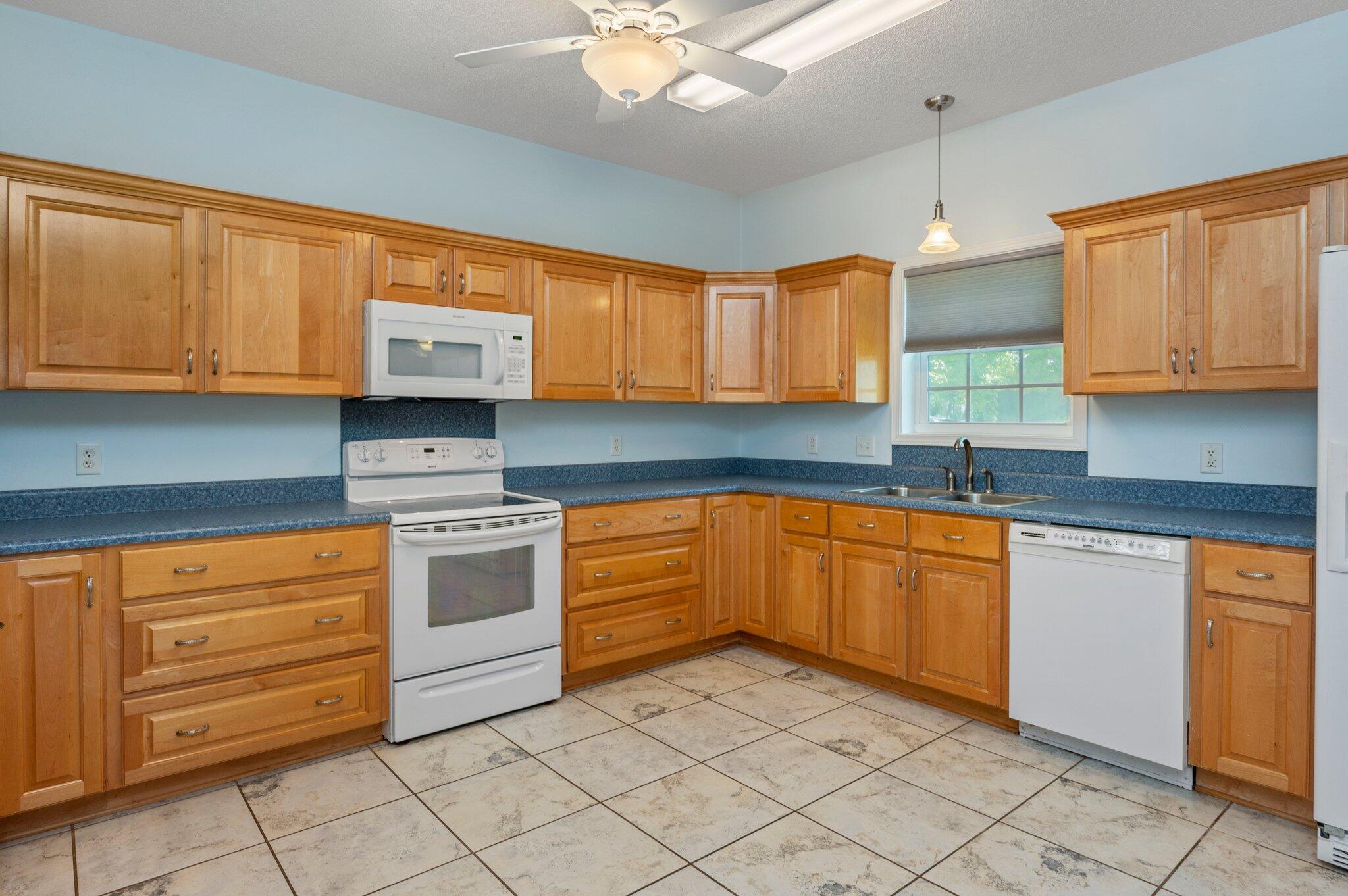 TOWN OF DEFUNIAK SPRINGS - Residential Lease