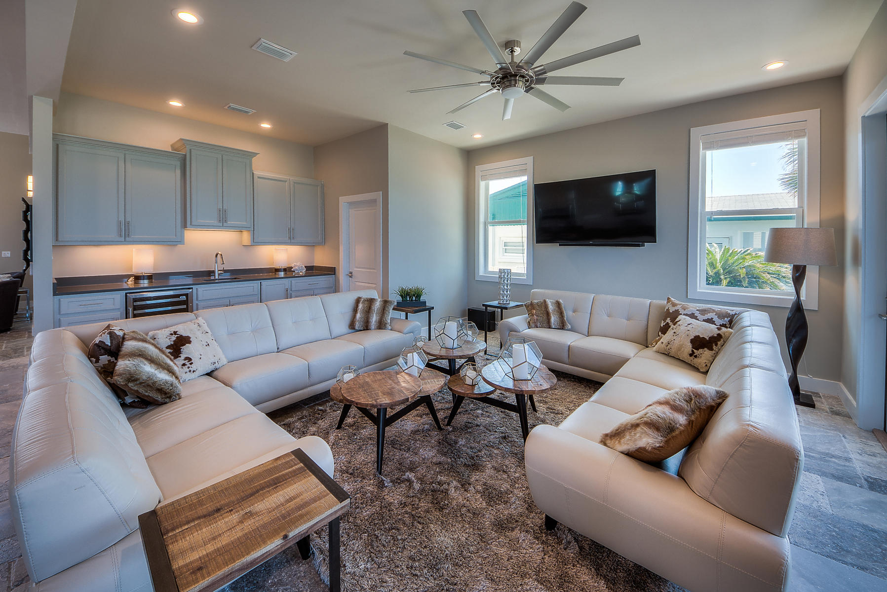 LULLWATER BEACH - Residential