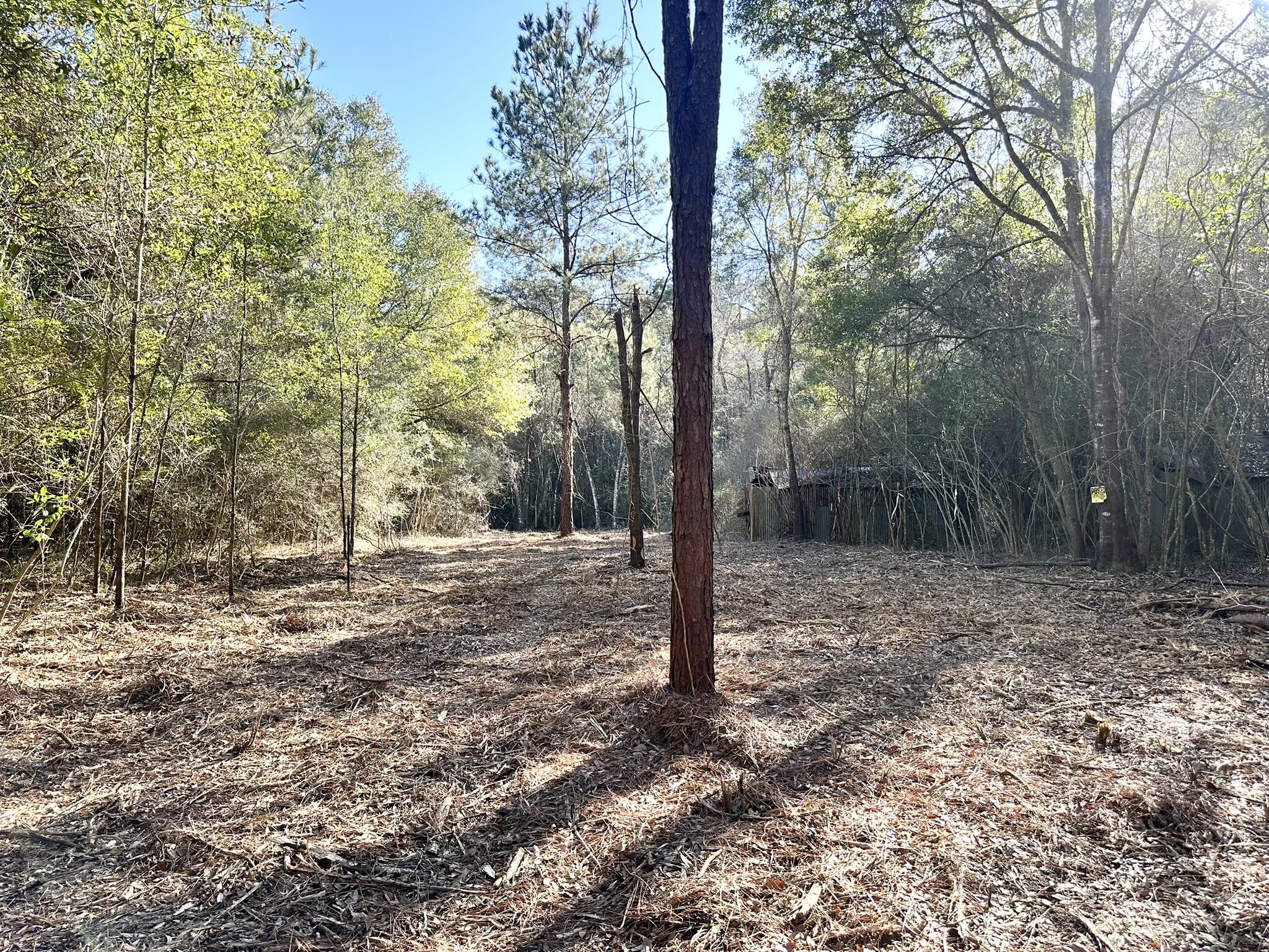 METES & BOUNDS - Land