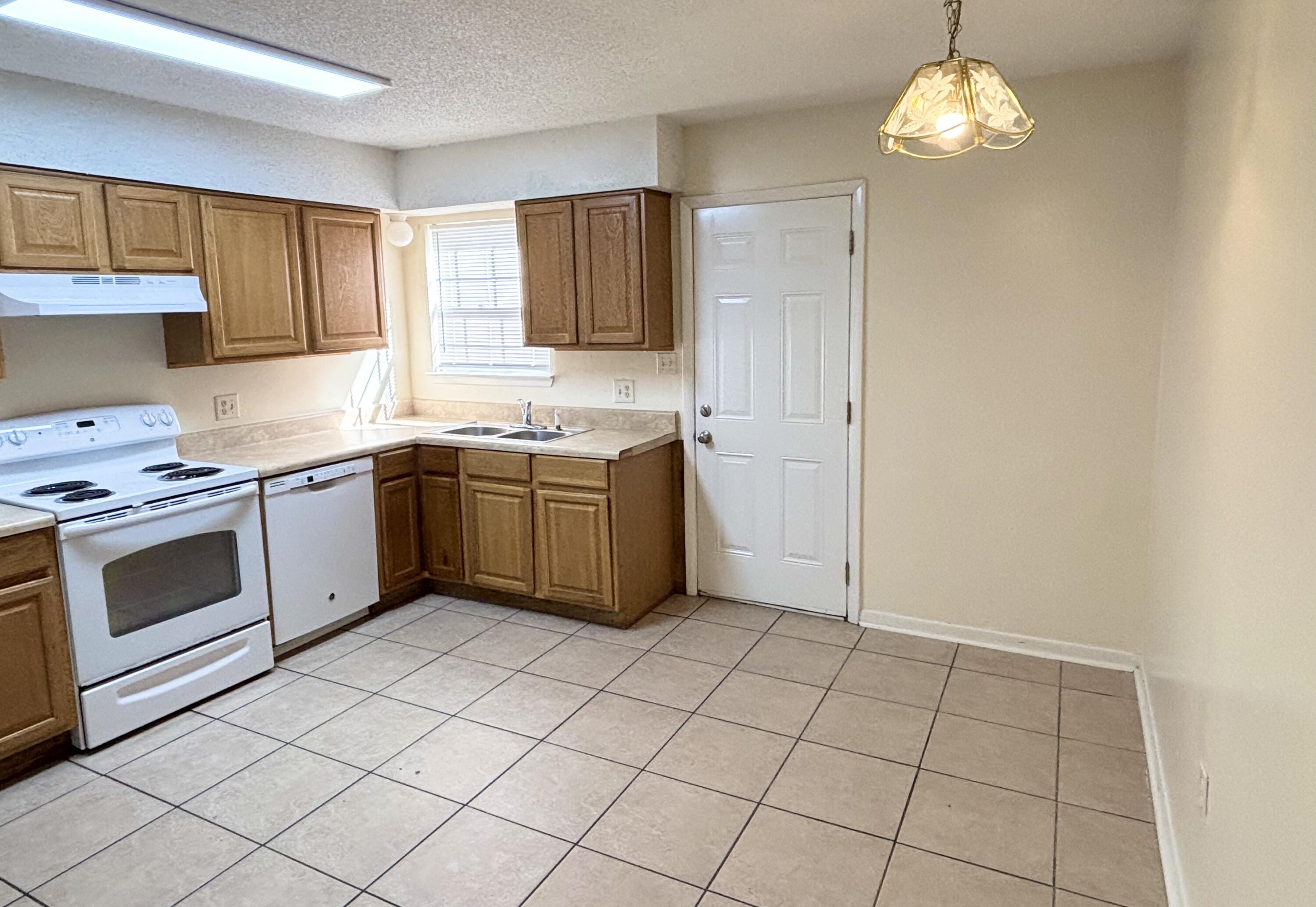 QUAIL MEADOWS - Residential Lease