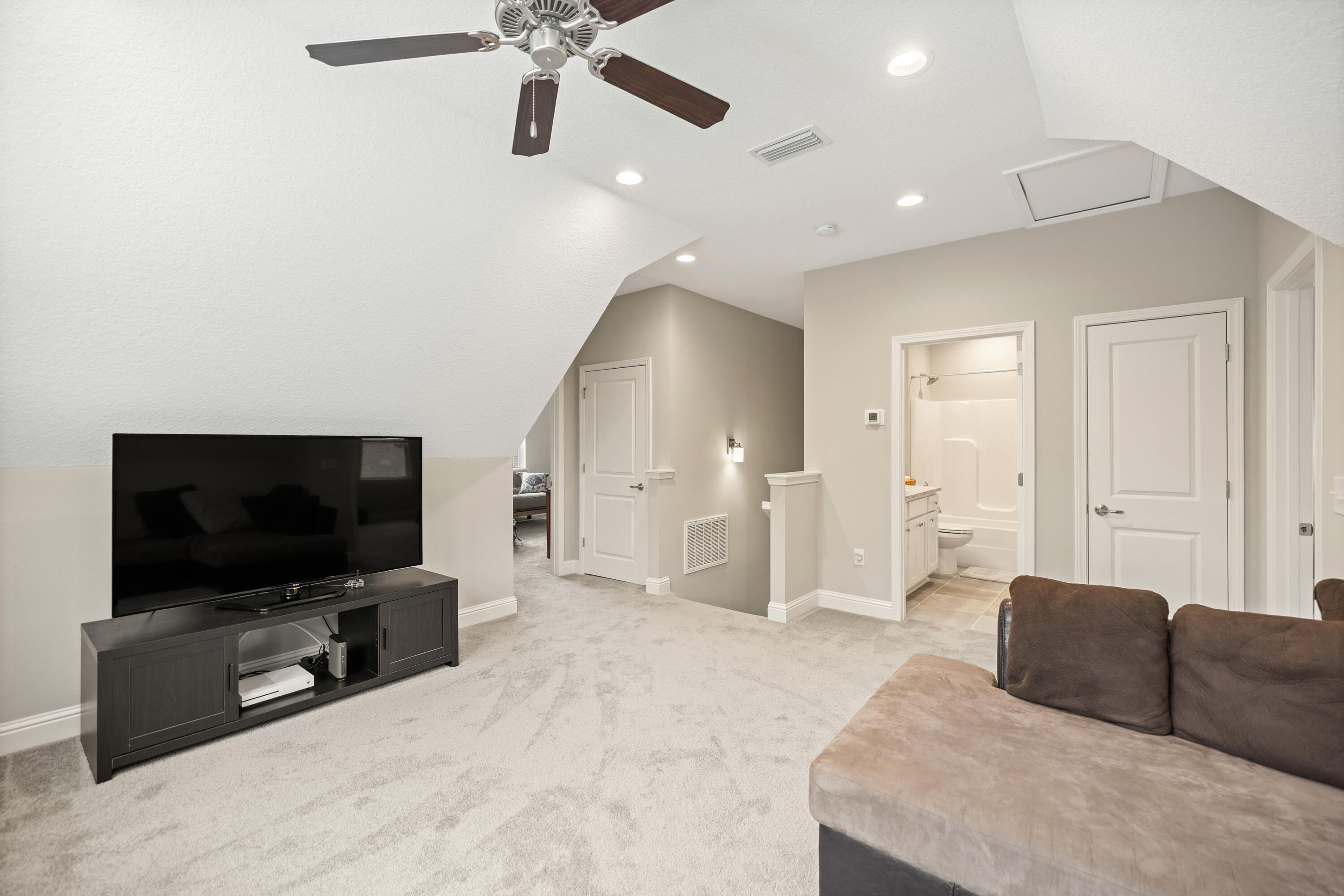 WALSH GLEN ESTATES - Residential