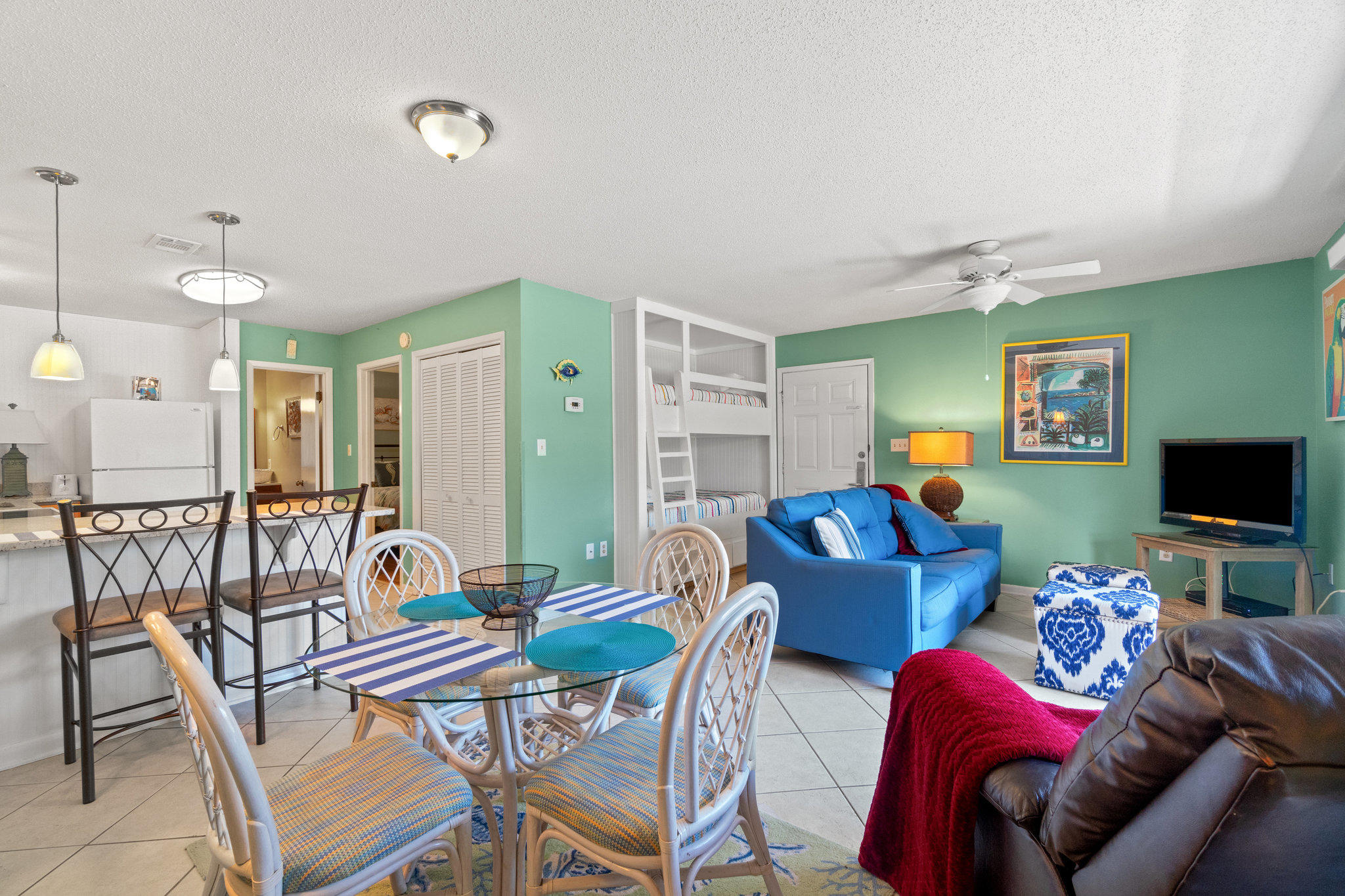 BEACHWOOD VILLAS CONDO PH 2 - Residential