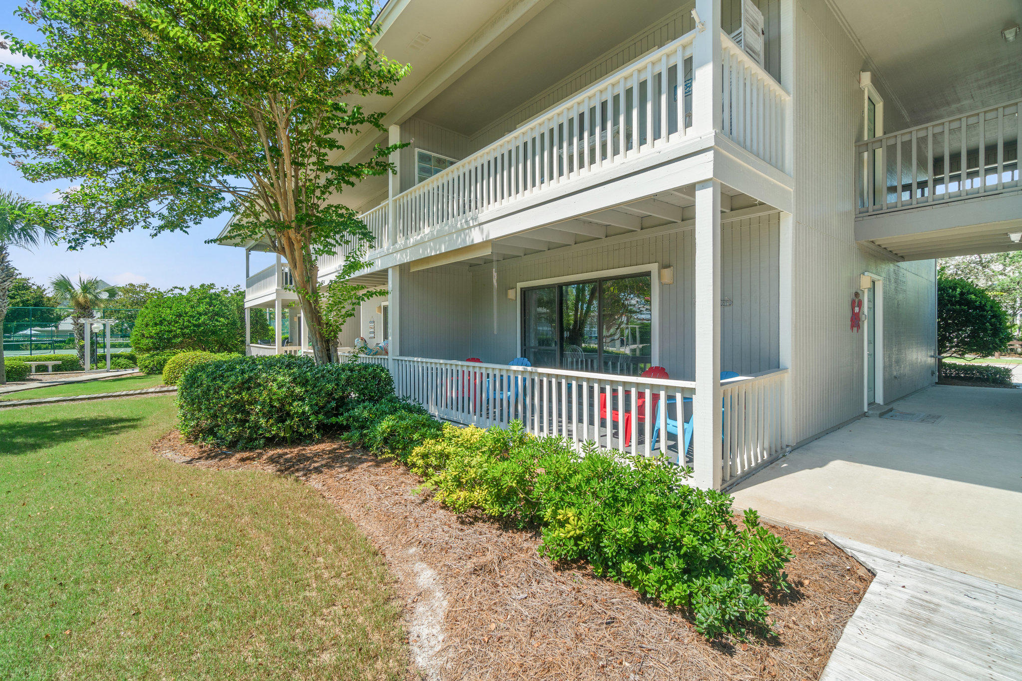 BEACHWOOD VILLAS CONDO PH 2 - Residential