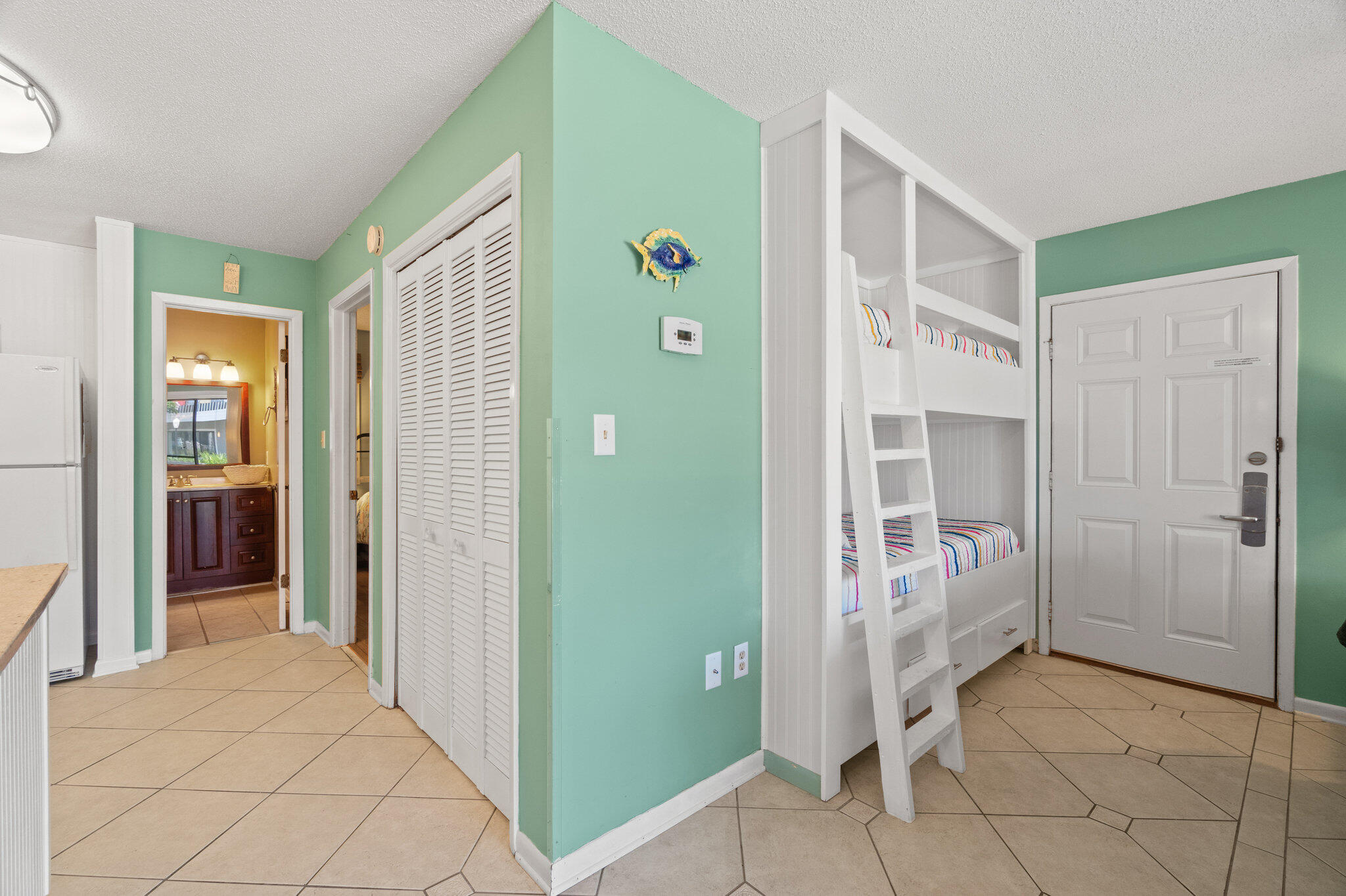 BEACHWOOD VILLAS CONDO PH 2 - Residential