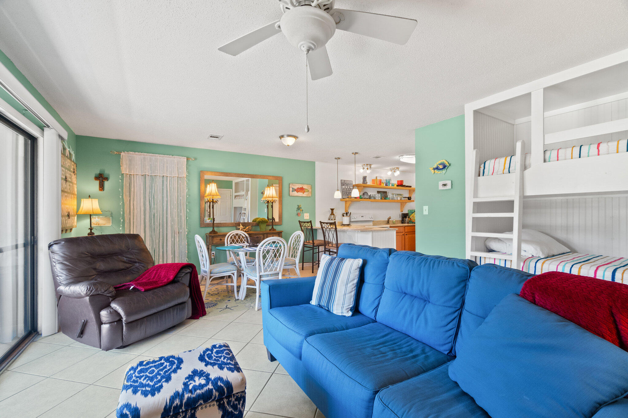 BEACHWOOD VILLAS CONDO PH 2 - Residential