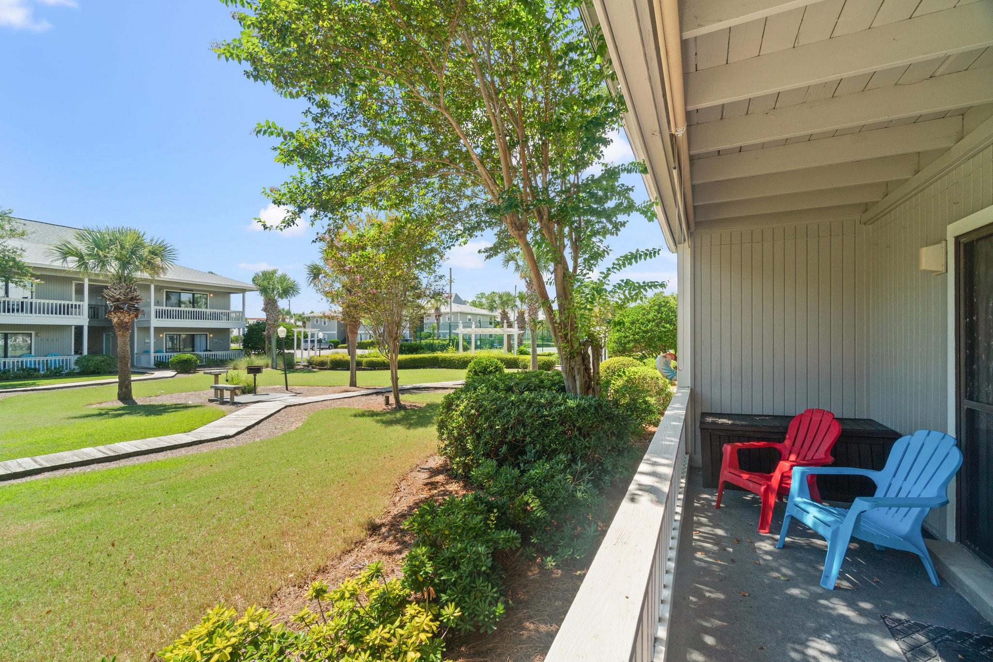 BEACHWOOD VILLAS CONDO PH 2 - Residential