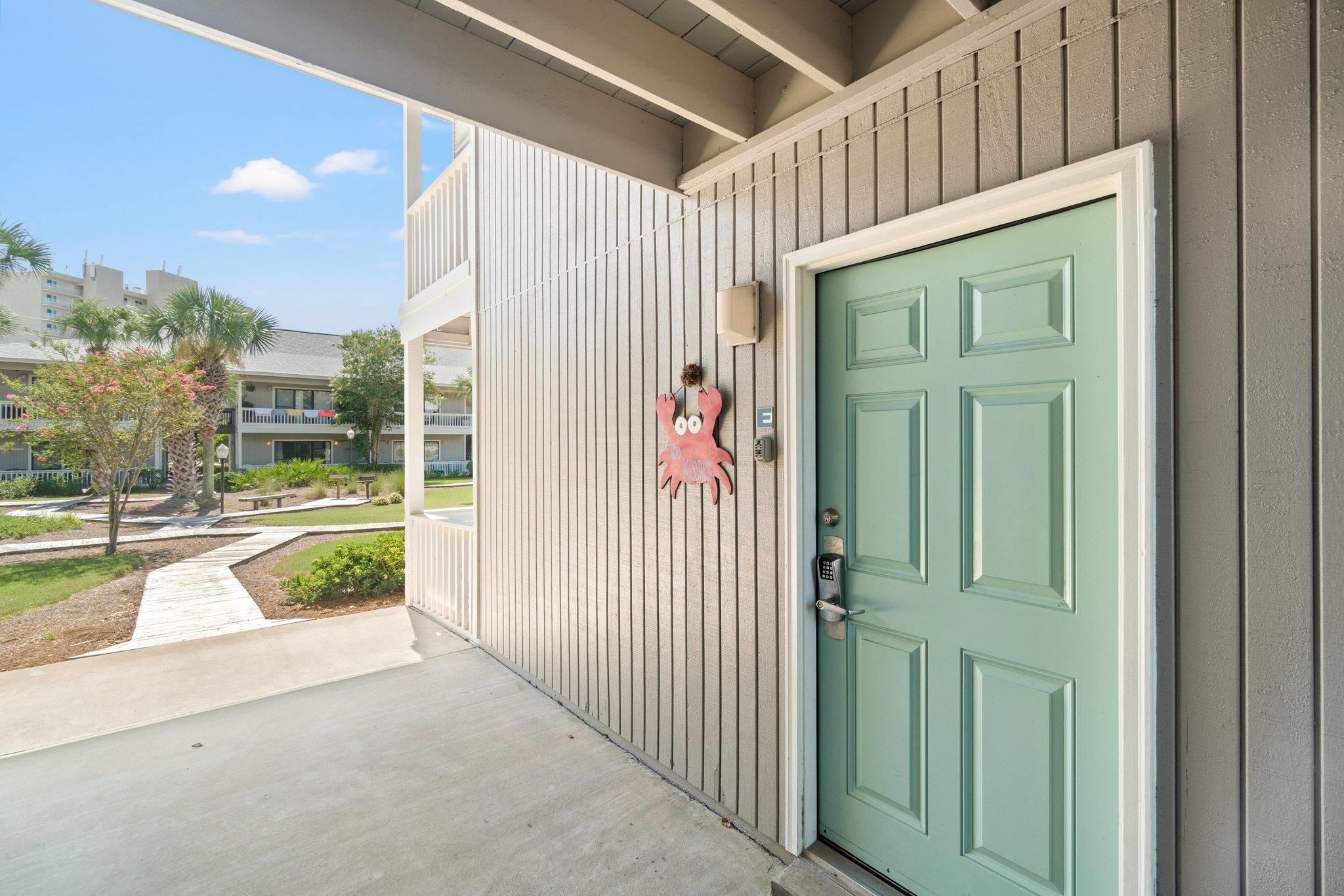 BEACHWOOD VILLAS CONDO PH 2 - Residential