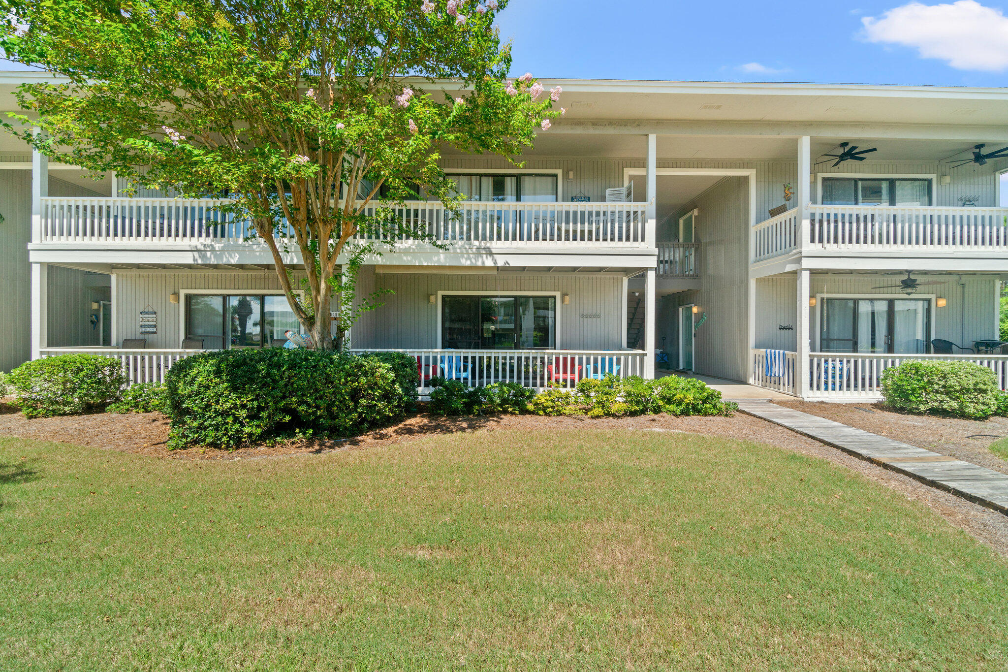 BEACHWOOD VILLAS CONDO PH 2 - Residential