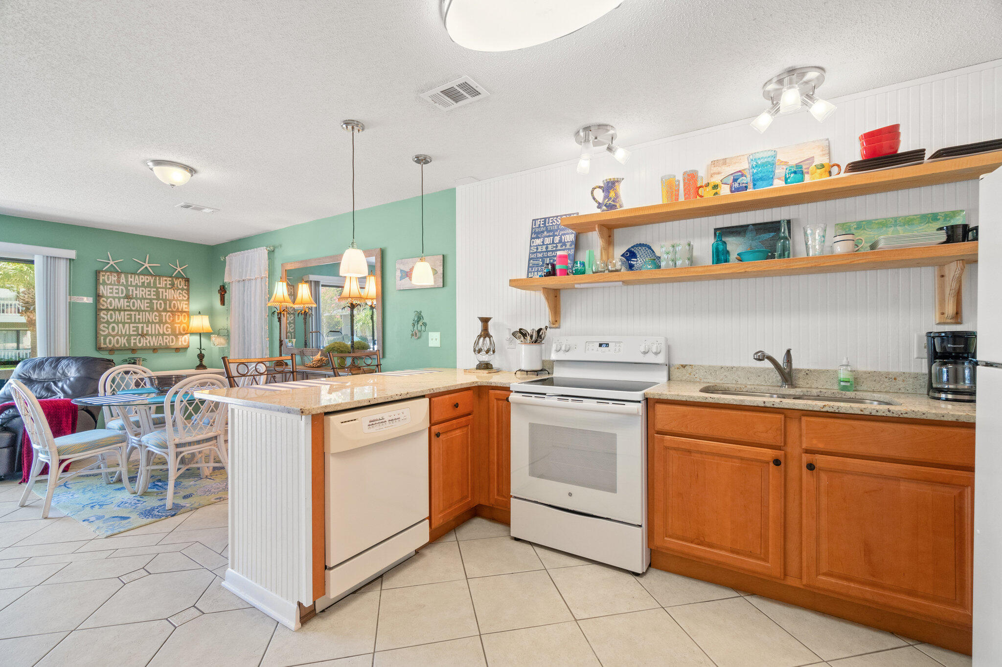 BEACHWOOD VILLAS CONDO PH 2 - Residential