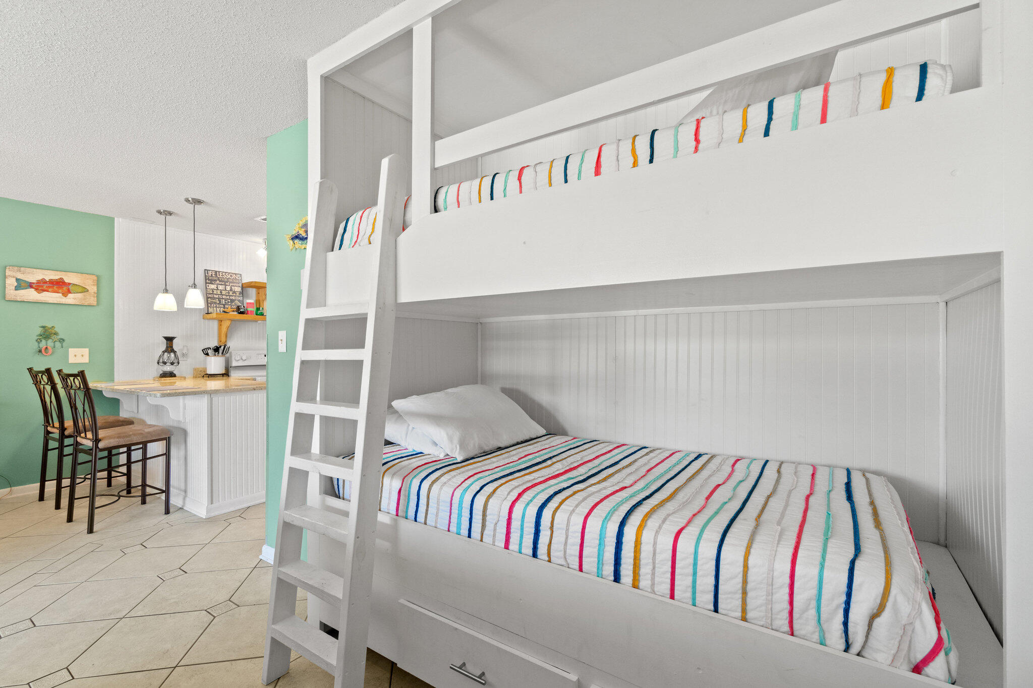 BEACHWOOD VILLAS CONDO PH 2 - Residential