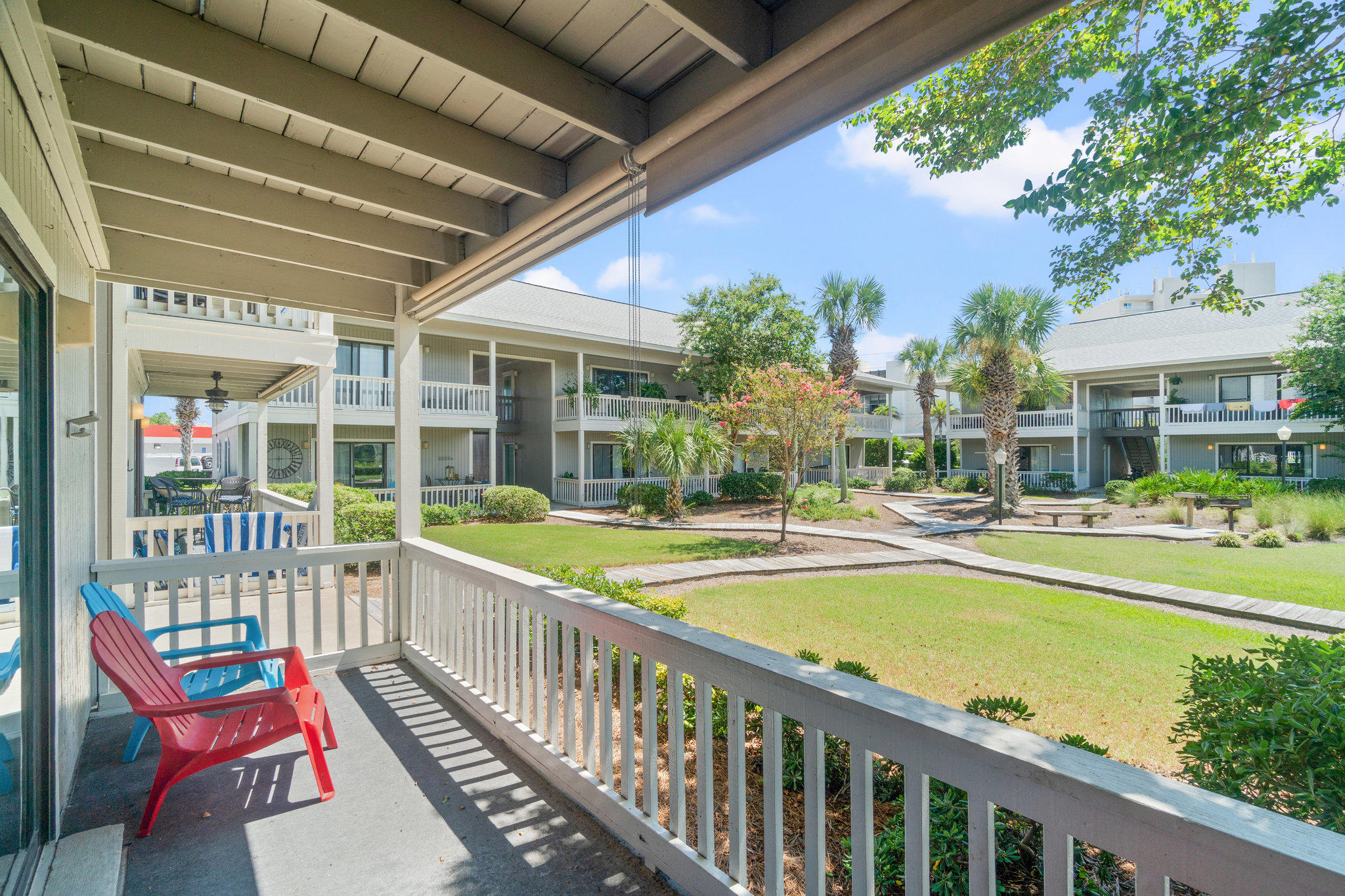 BEACHWOOD VILLAS CONDO PH 2 - Residential