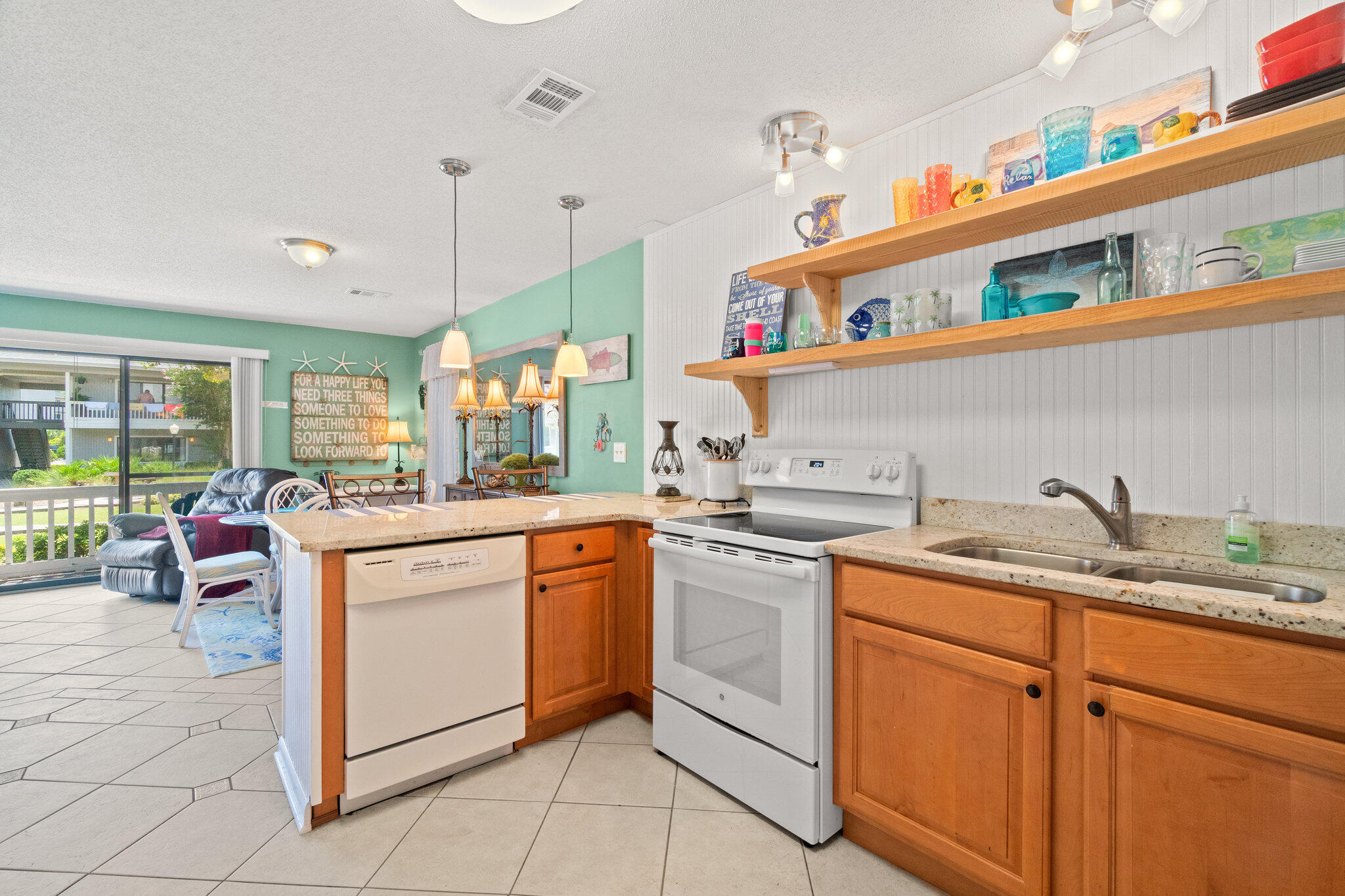 BEACHWOOD VILLAS CONDO PH 2 - Residential