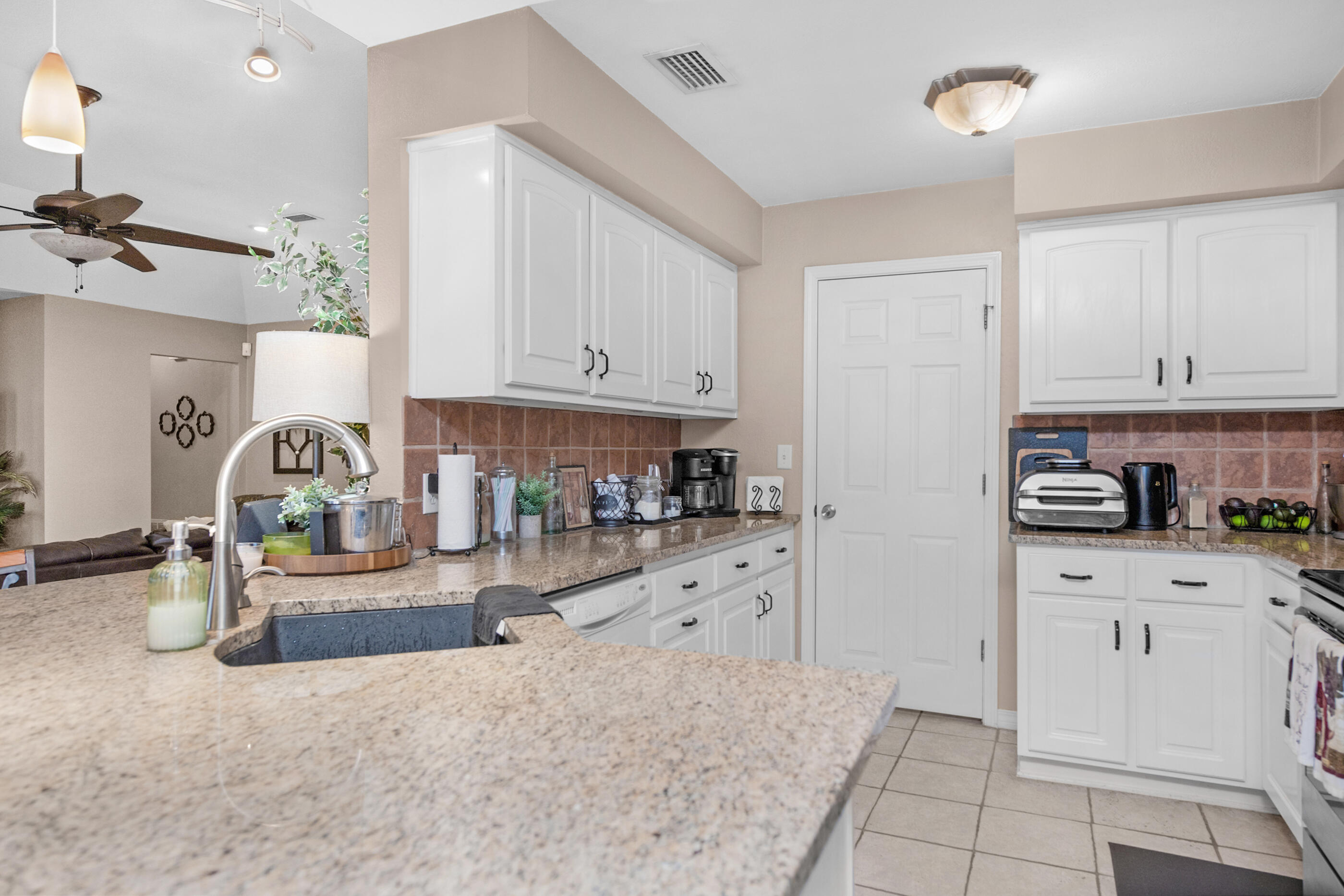 BISCAYNE POINTE - Residential