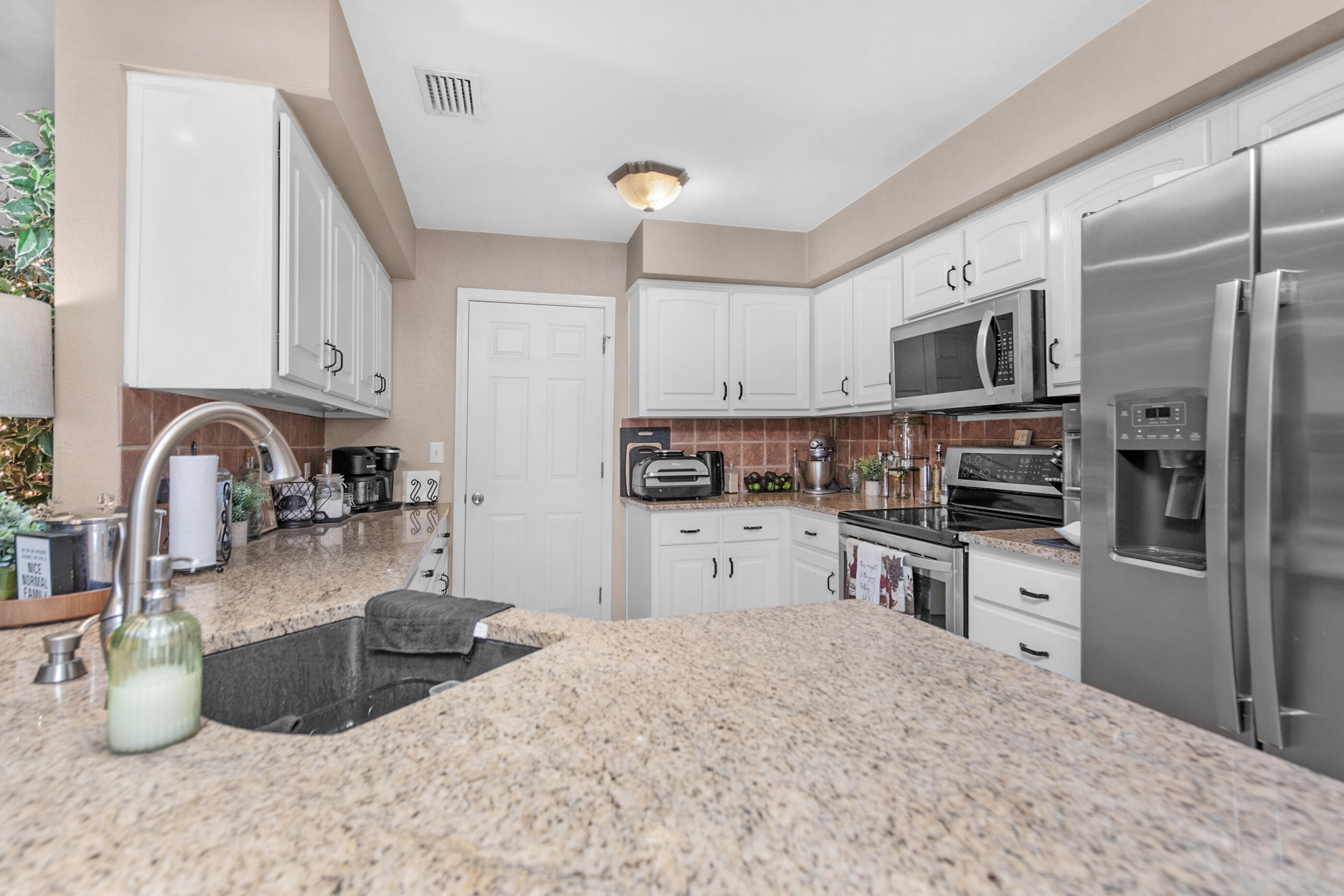 BISCAYNE POINTE - Residential