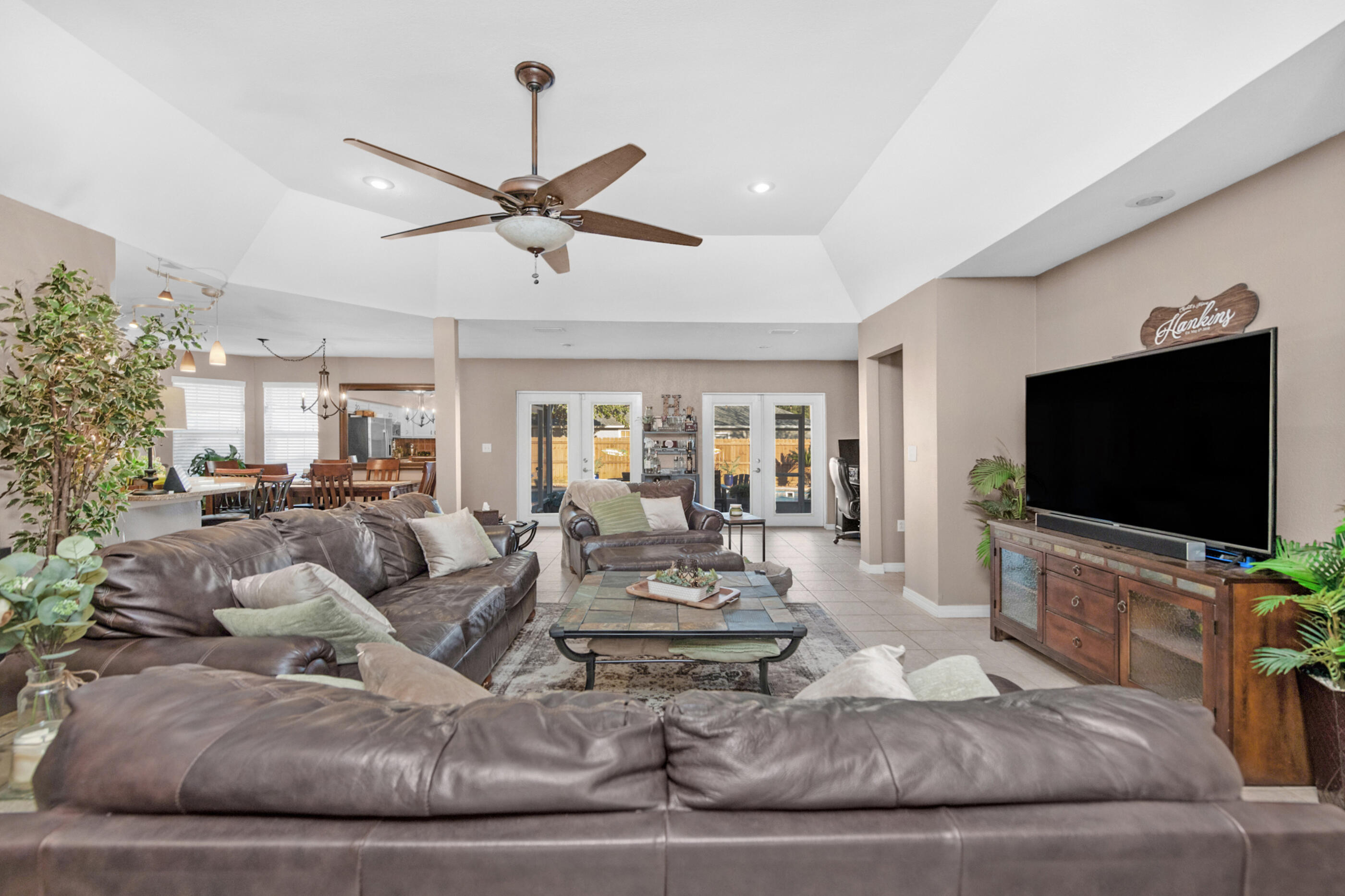 BISCAYNE POINTE - Residential