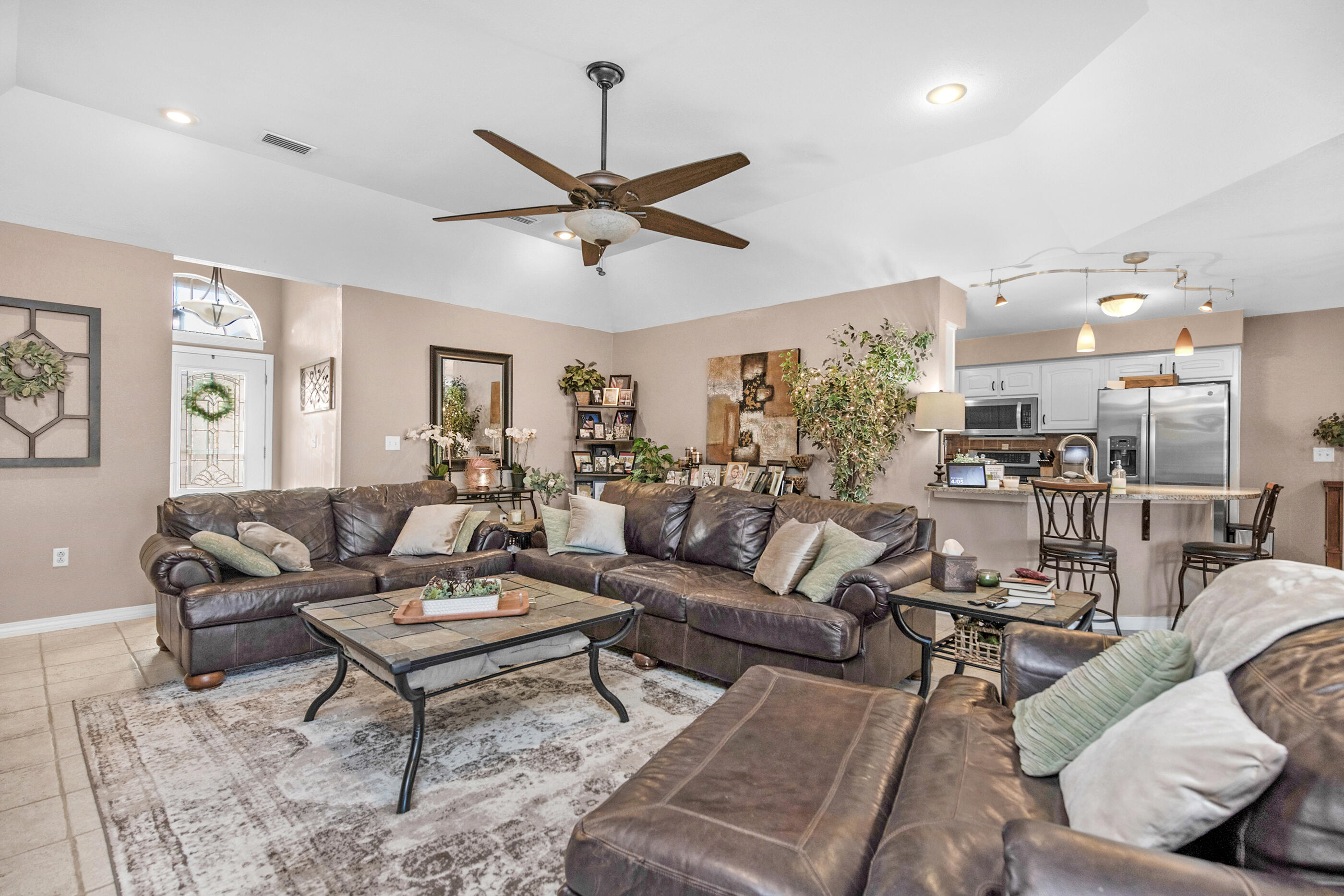 BISCAYNE POINTE - Residential