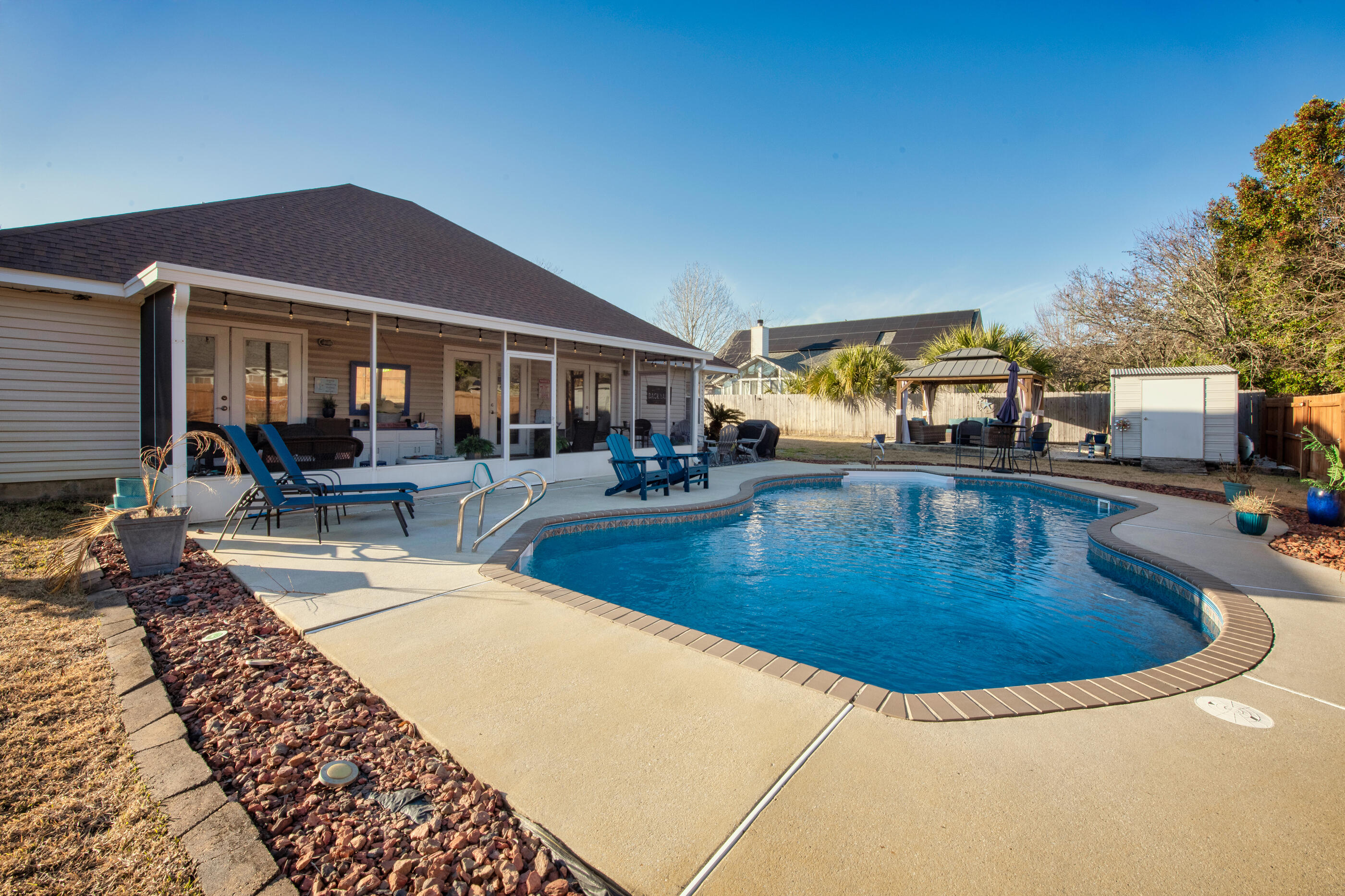 BISCAYNE POINTE - Residential