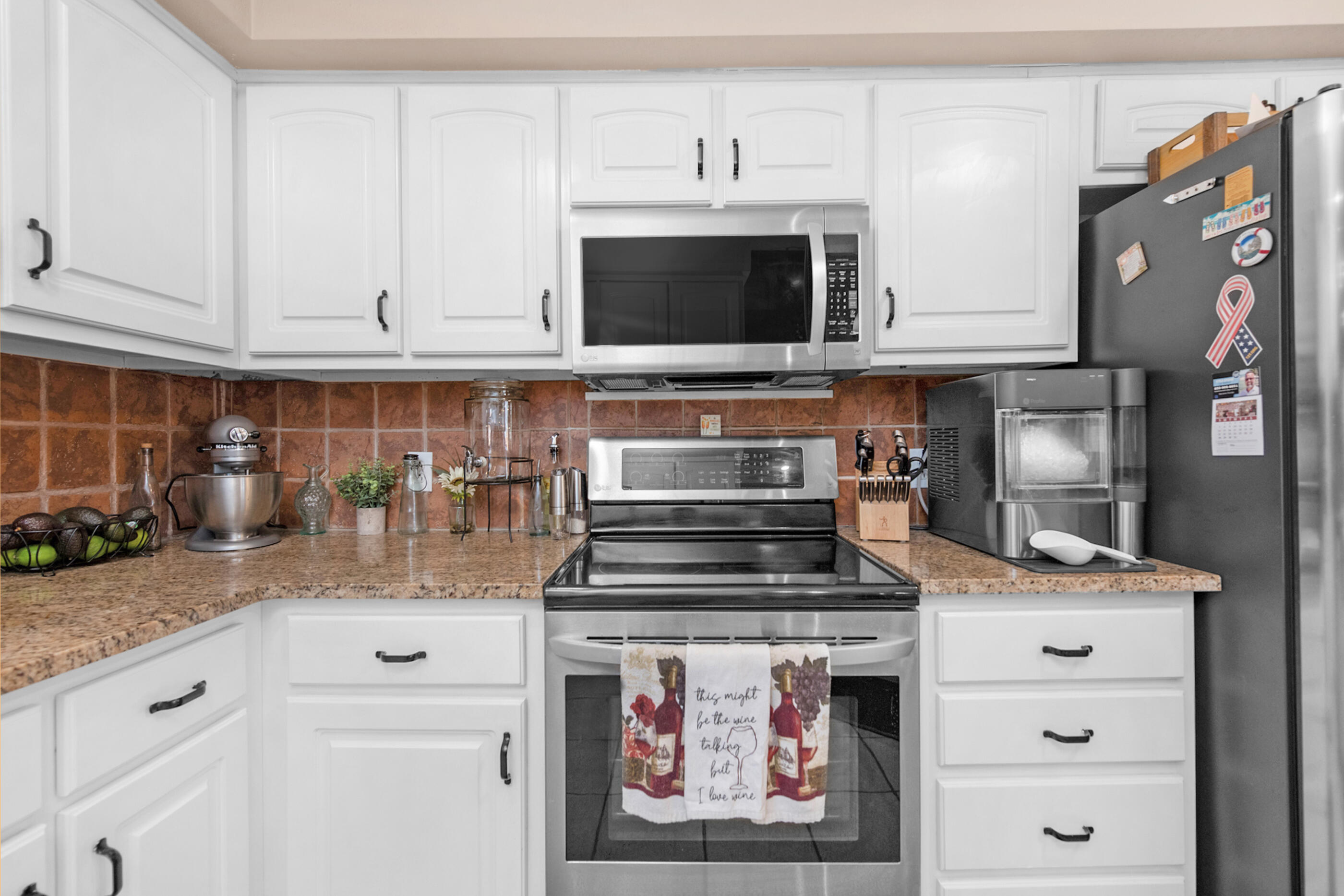 BISCAYNE POINTE - Residential